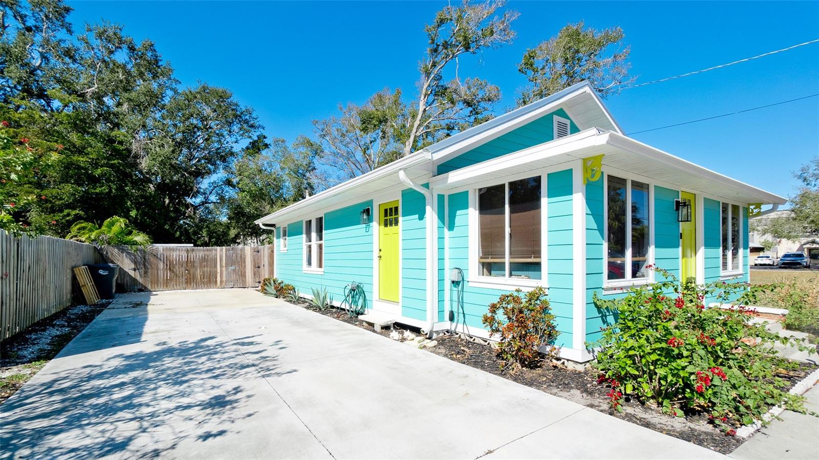 Image 2 of 38 For 522 37th Street W