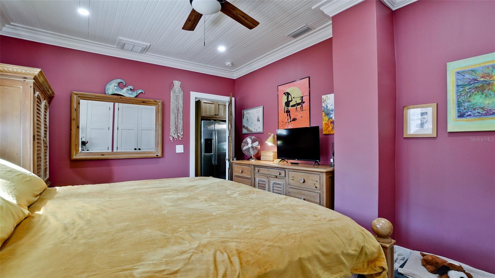 Image 24 of 38 For 522 37th Street W