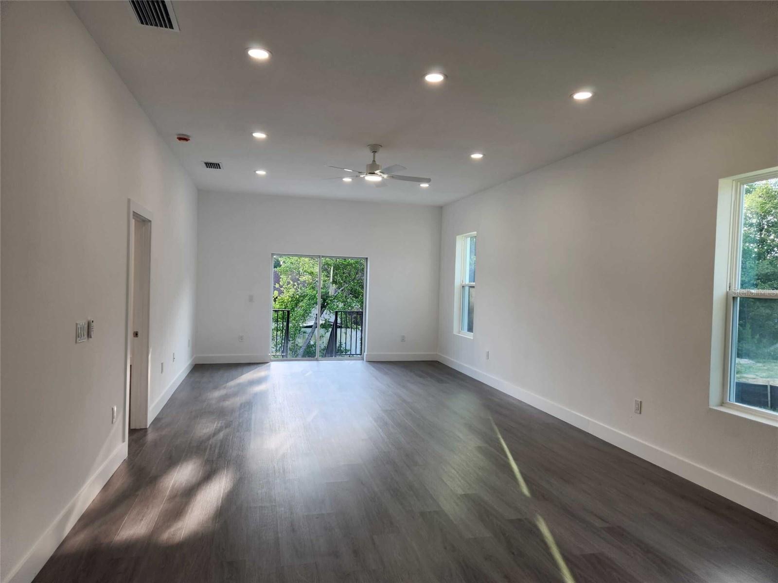 Image 12 of 30 For 9211 Northcliffe Boulevard