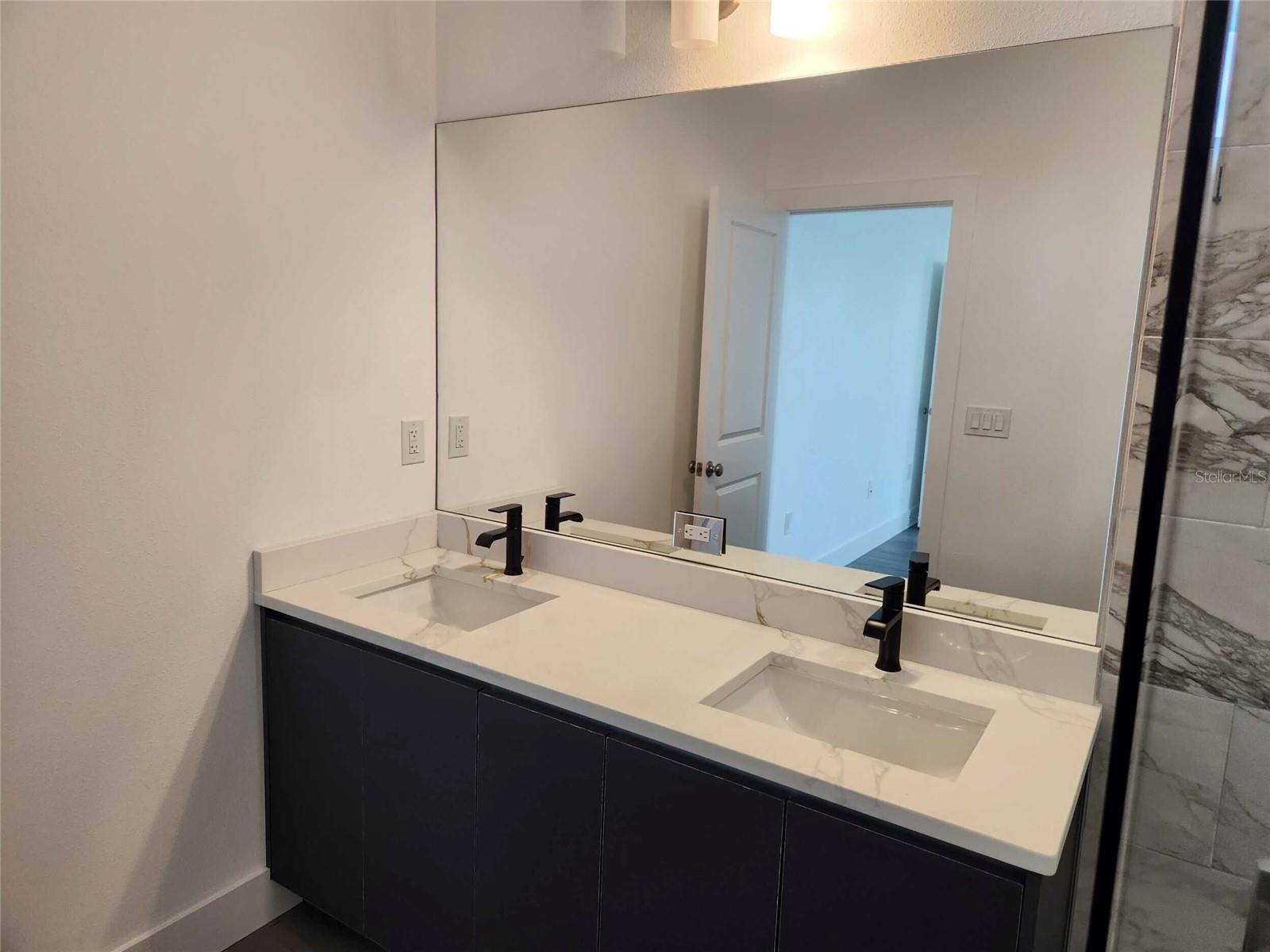 Image 18 of 30 For 9211 Northcliffe Boulevard