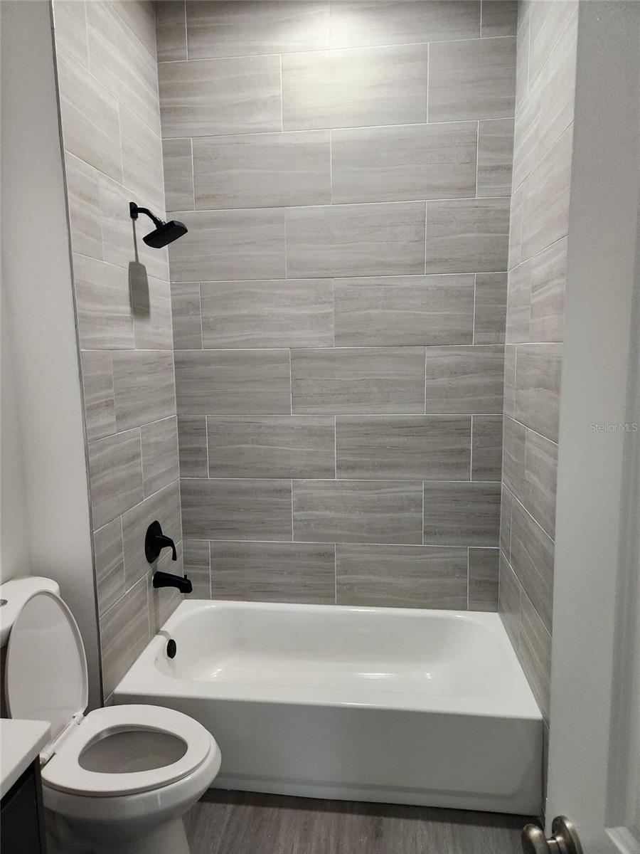 Image 23 of 30 For 9211 Northcliffe Boulevard