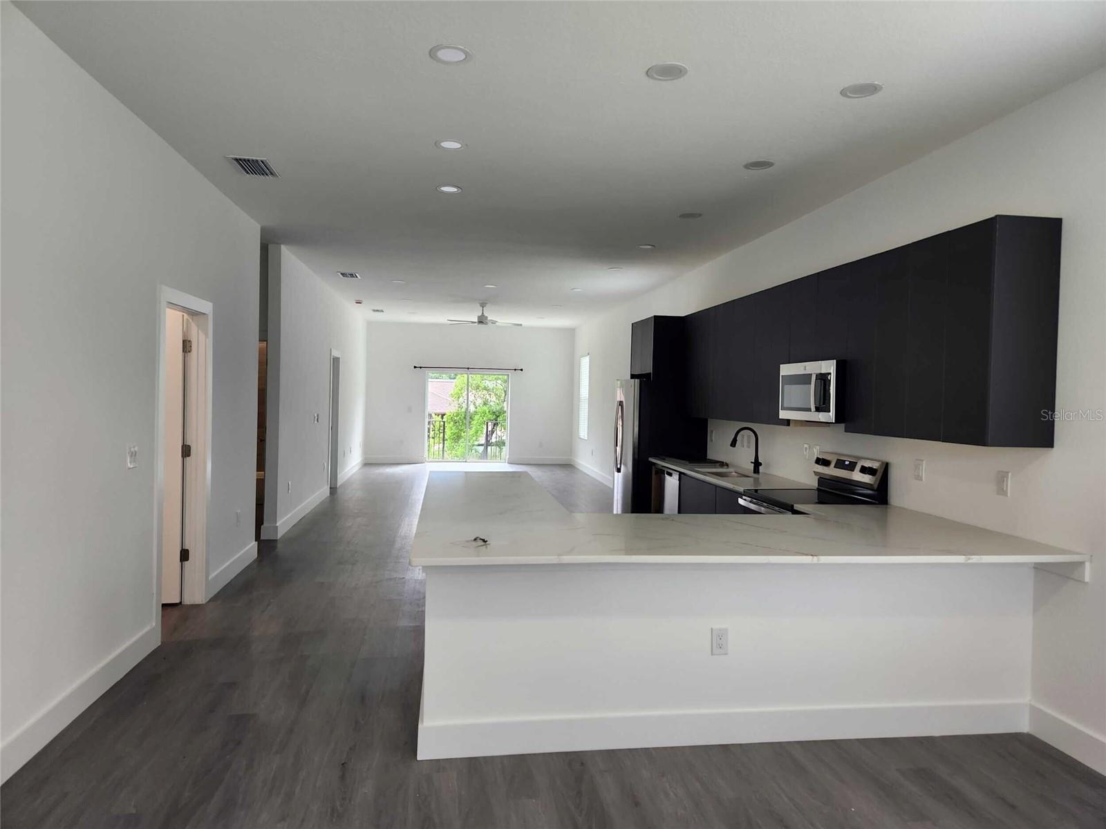 Image 7 of 30 For 9211 Northcliffe Boulevard