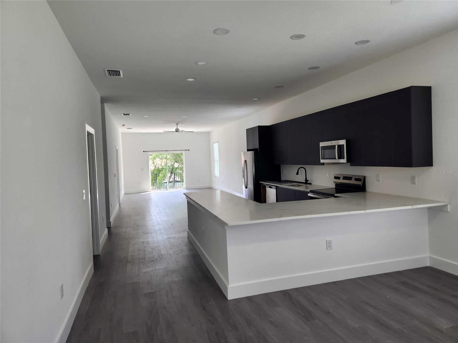 Image 8 of 30 For 9211 Northcliffe Boulevard