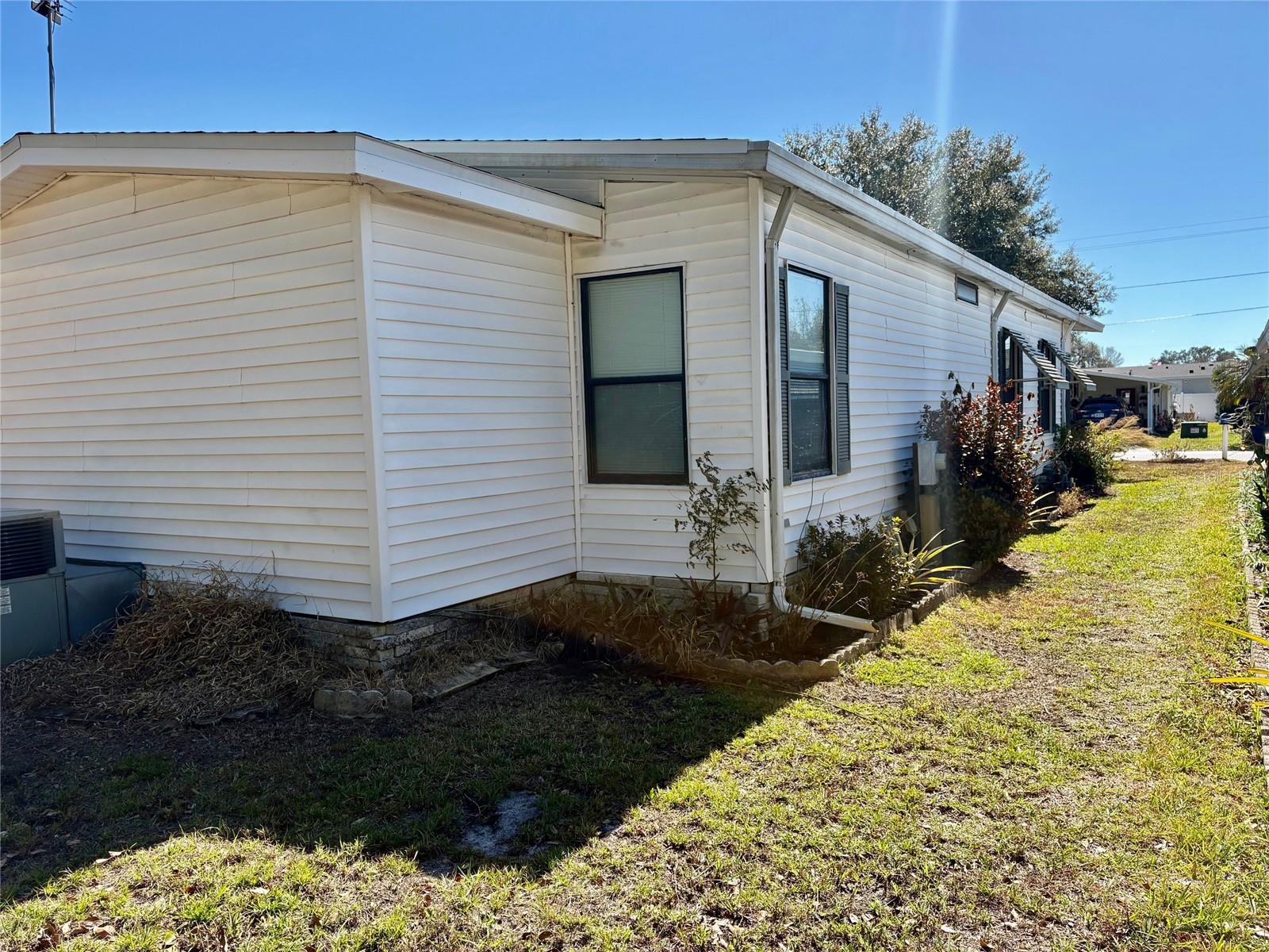 Image 3 of 35 For 6081 Southern Oaks Drive Se