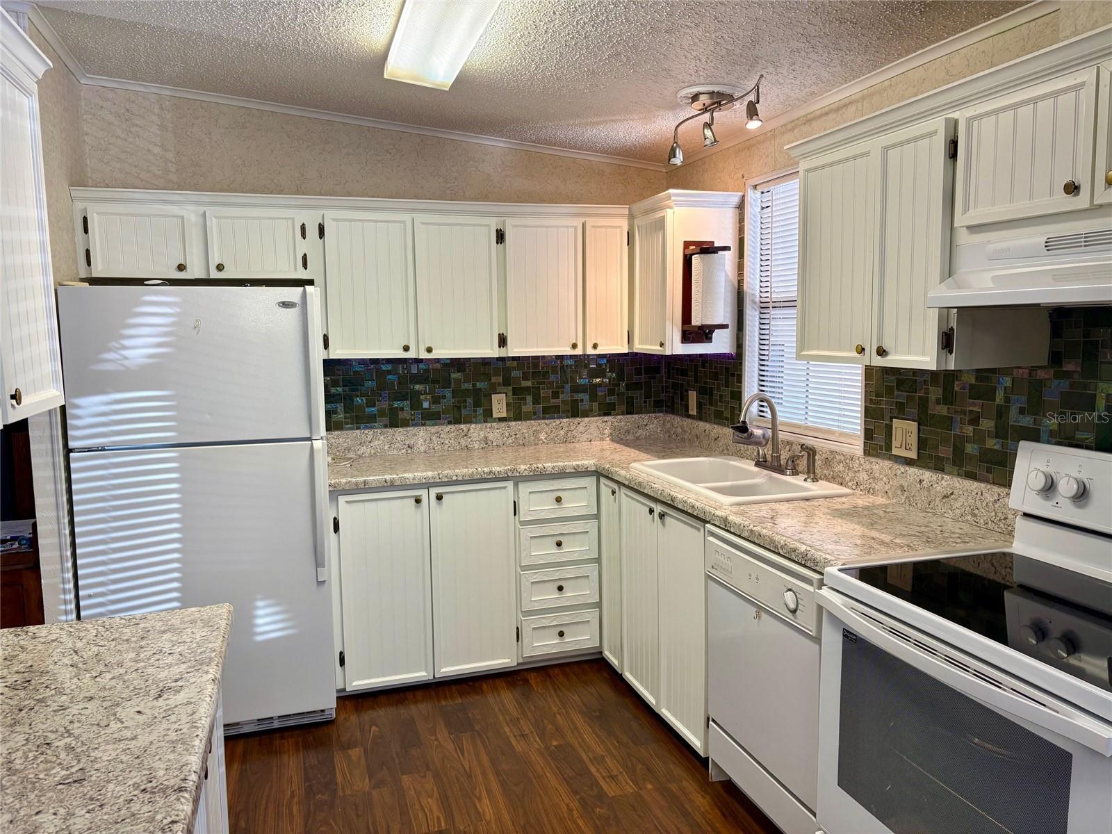 Image 4 of 35 For 6081 Southern Oaks Drive Se