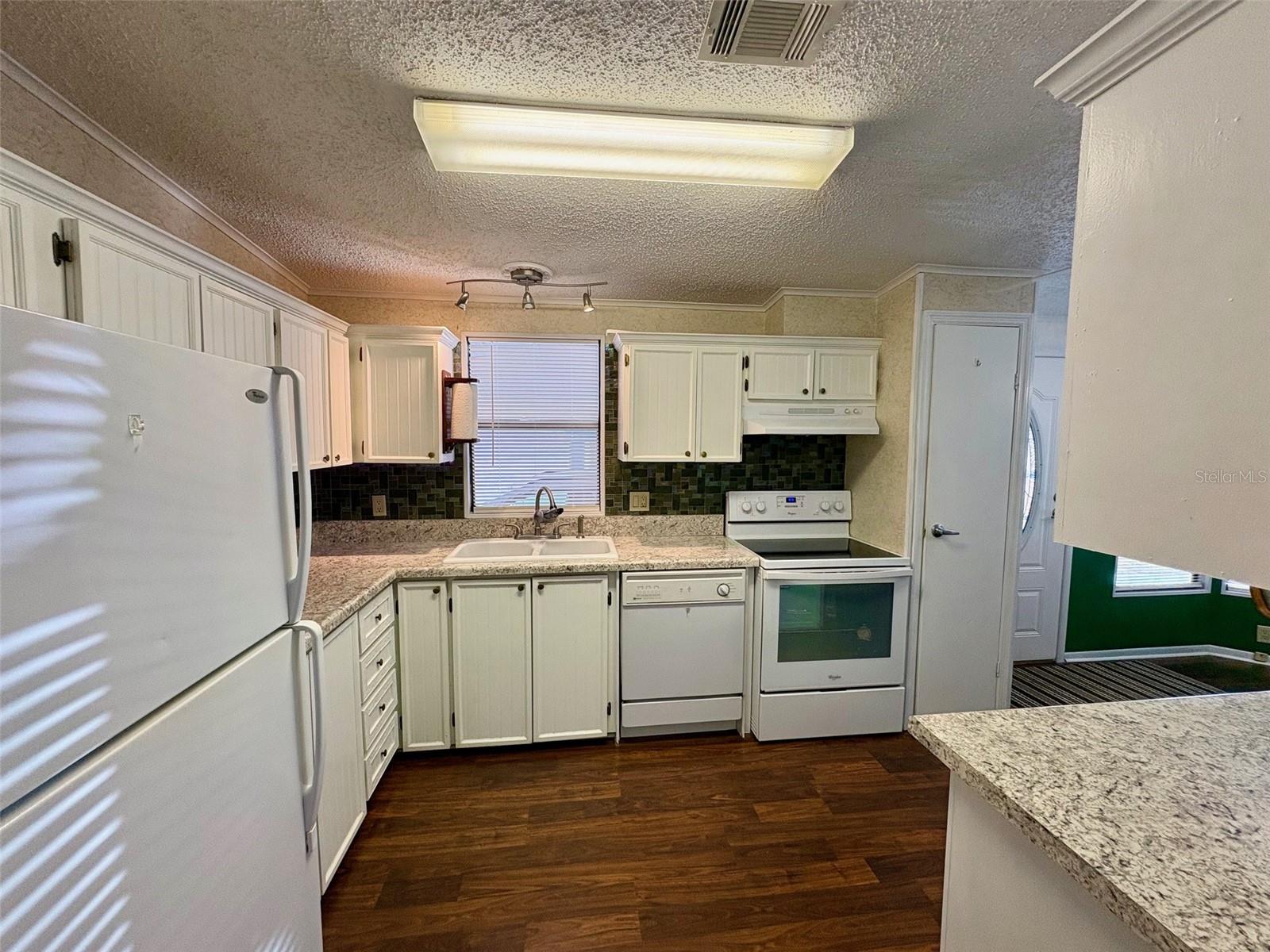 Image 5 of 35 For 6081 Southern Oaks Drive Se