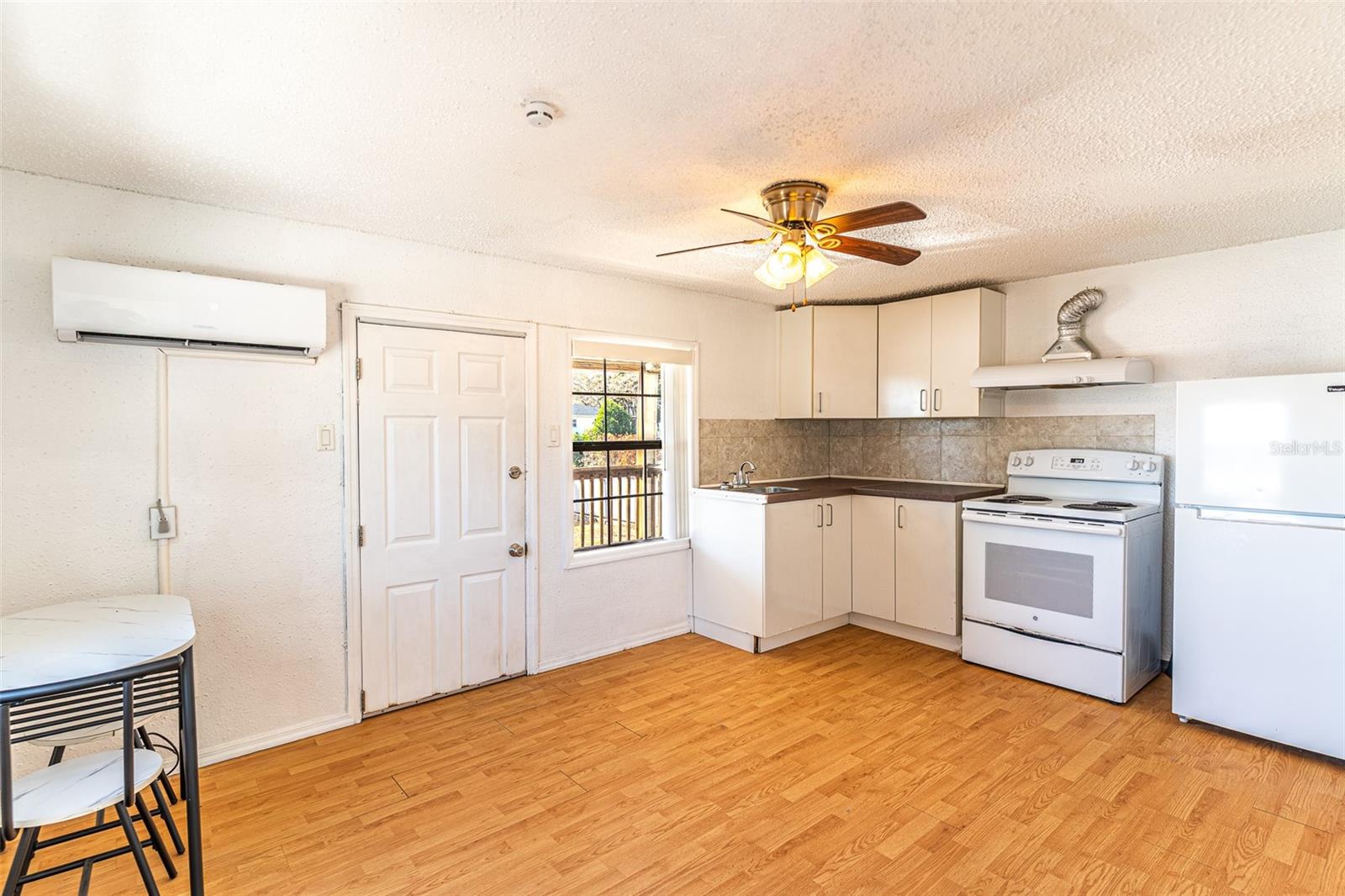 Image 16 of 43 For 130 Ribbon Parkway