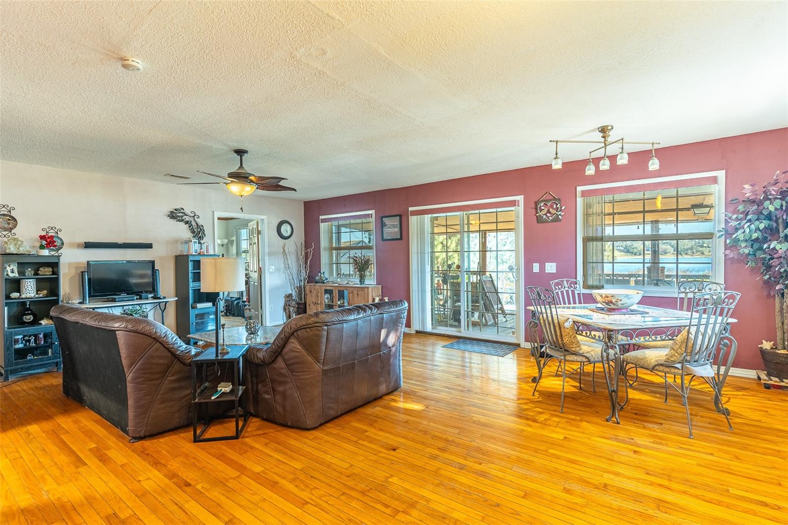 Image 5 of 43 For 130 Ribbon Parkway