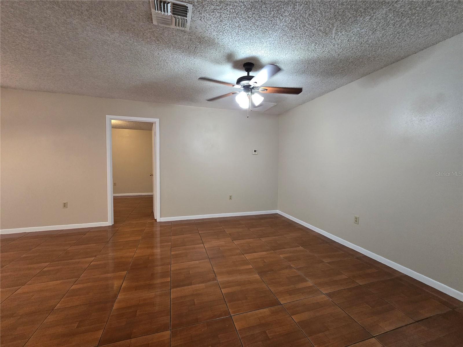 Image 4 of 10 For 308 Crescent Drive 5