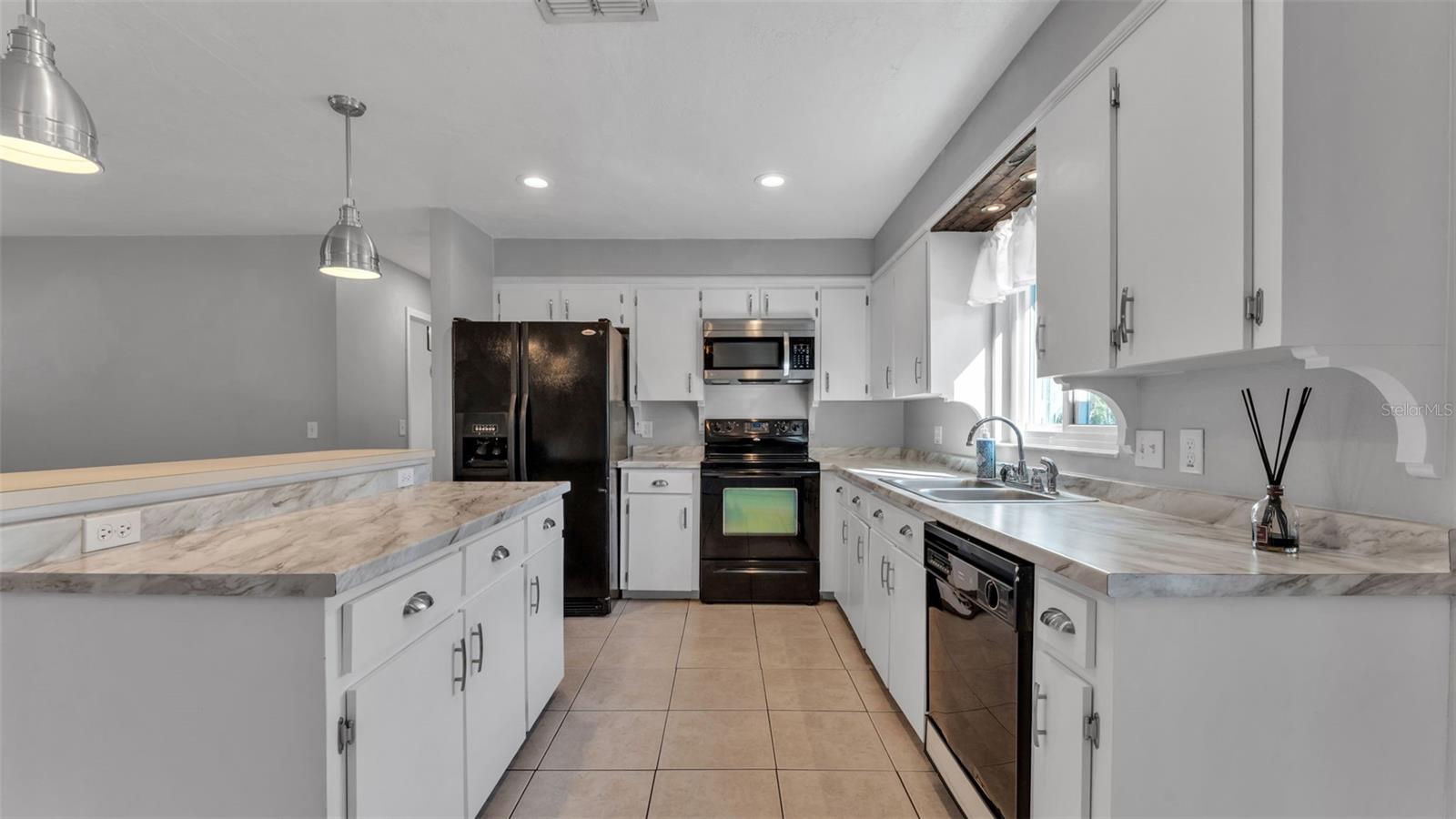 Image 10 of 34 For 5254 Parkland Court