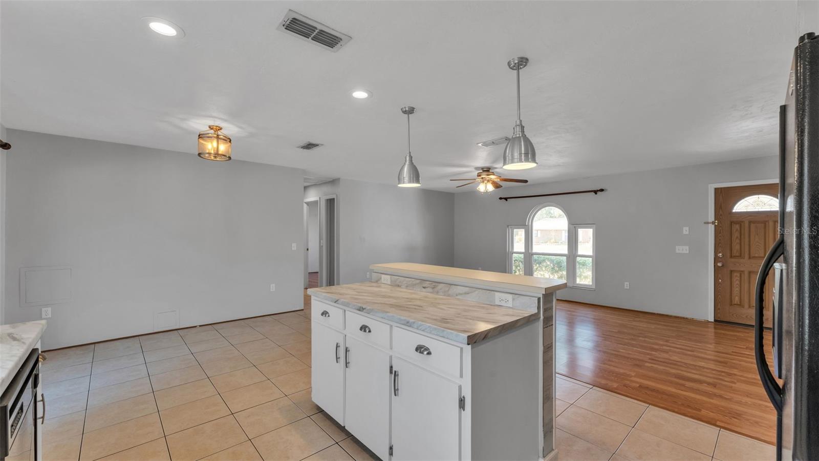 Image 13 of 34 For 5254 Parkland Court