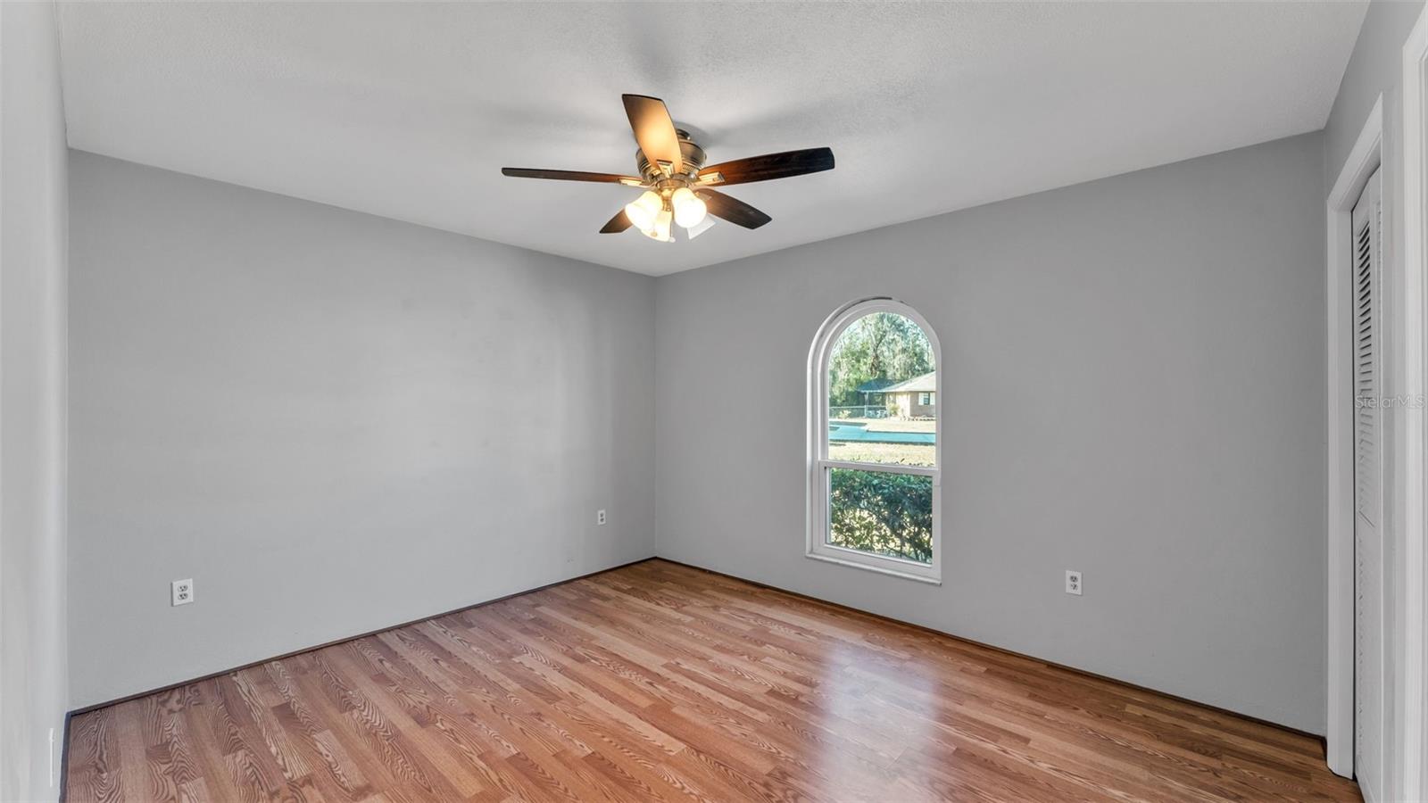 Image 17 of 34 For 5254 Parkland Court