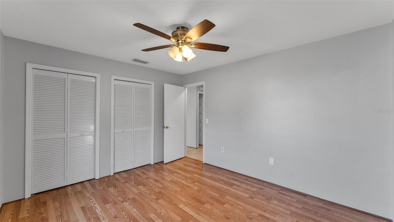 Image 18 of 34 For 5254 Parkland Court