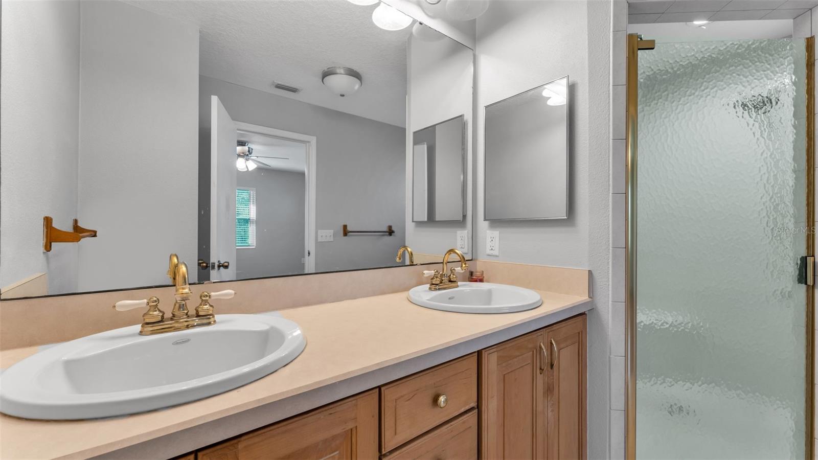 Image 20 of 34 For 5254 Parkland Court