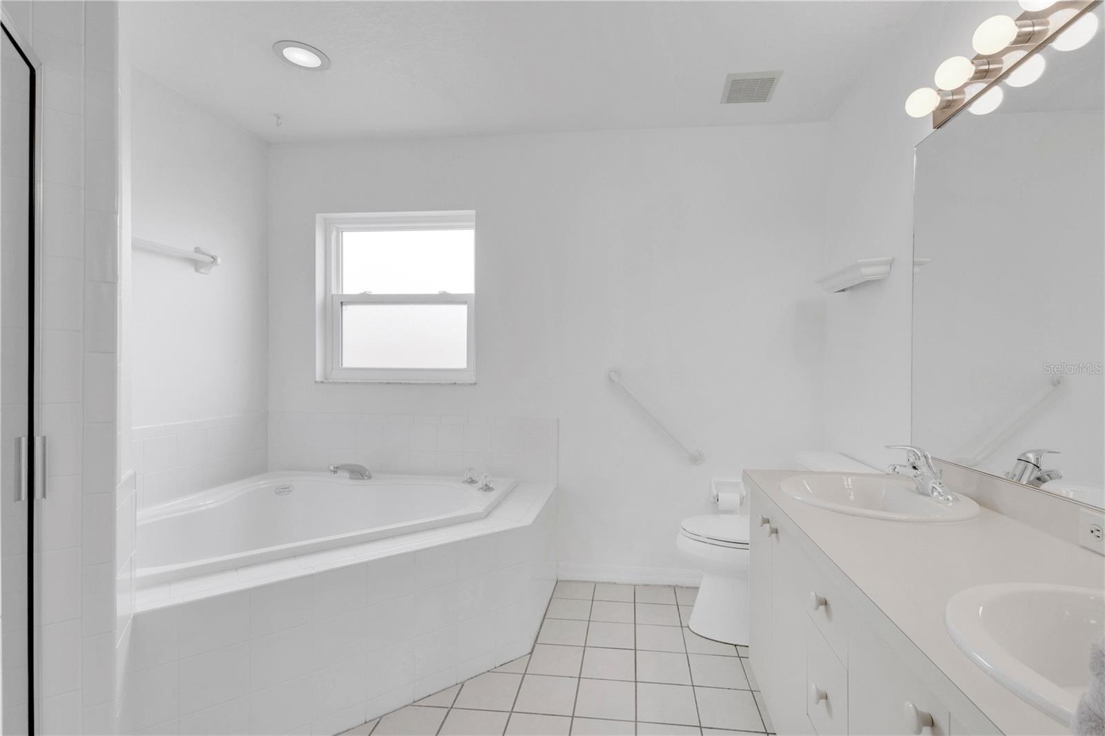 Image 13 of 27 For 2175 Stoney Pointe Drive