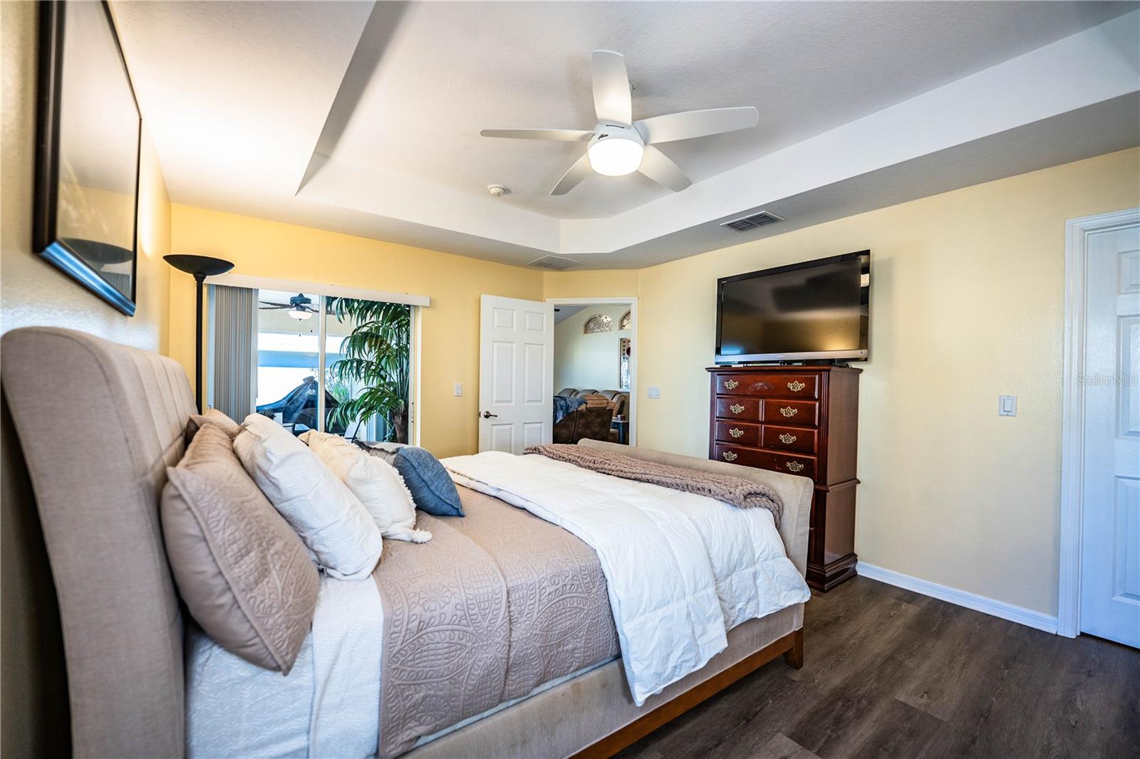 Image 20 of 56 For 4064 Carteret Drive