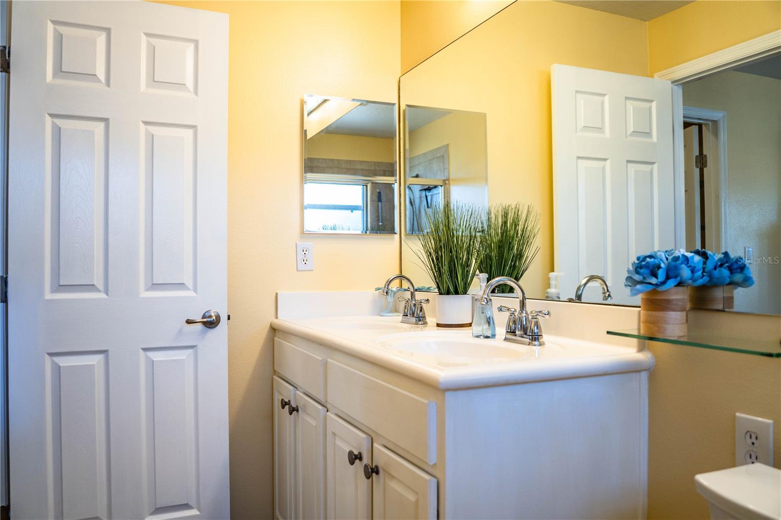 Image 23 of 56 For 4064 Carteret Drive