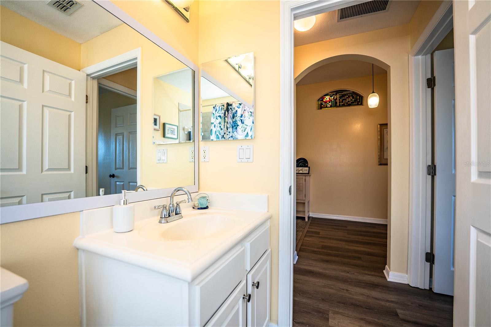 Image 37 of 56 For 4064 Carteret Drive