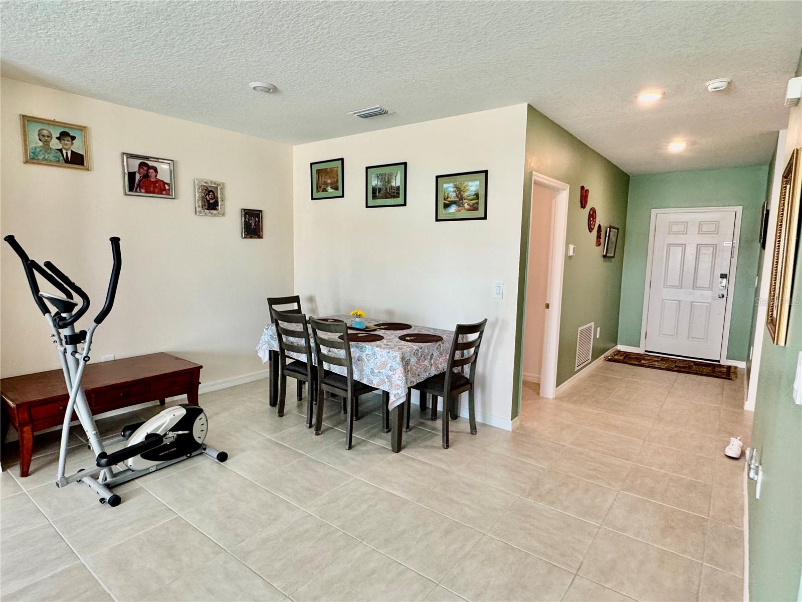 Image 11 of 23 For 993 Calico Pointe Circle