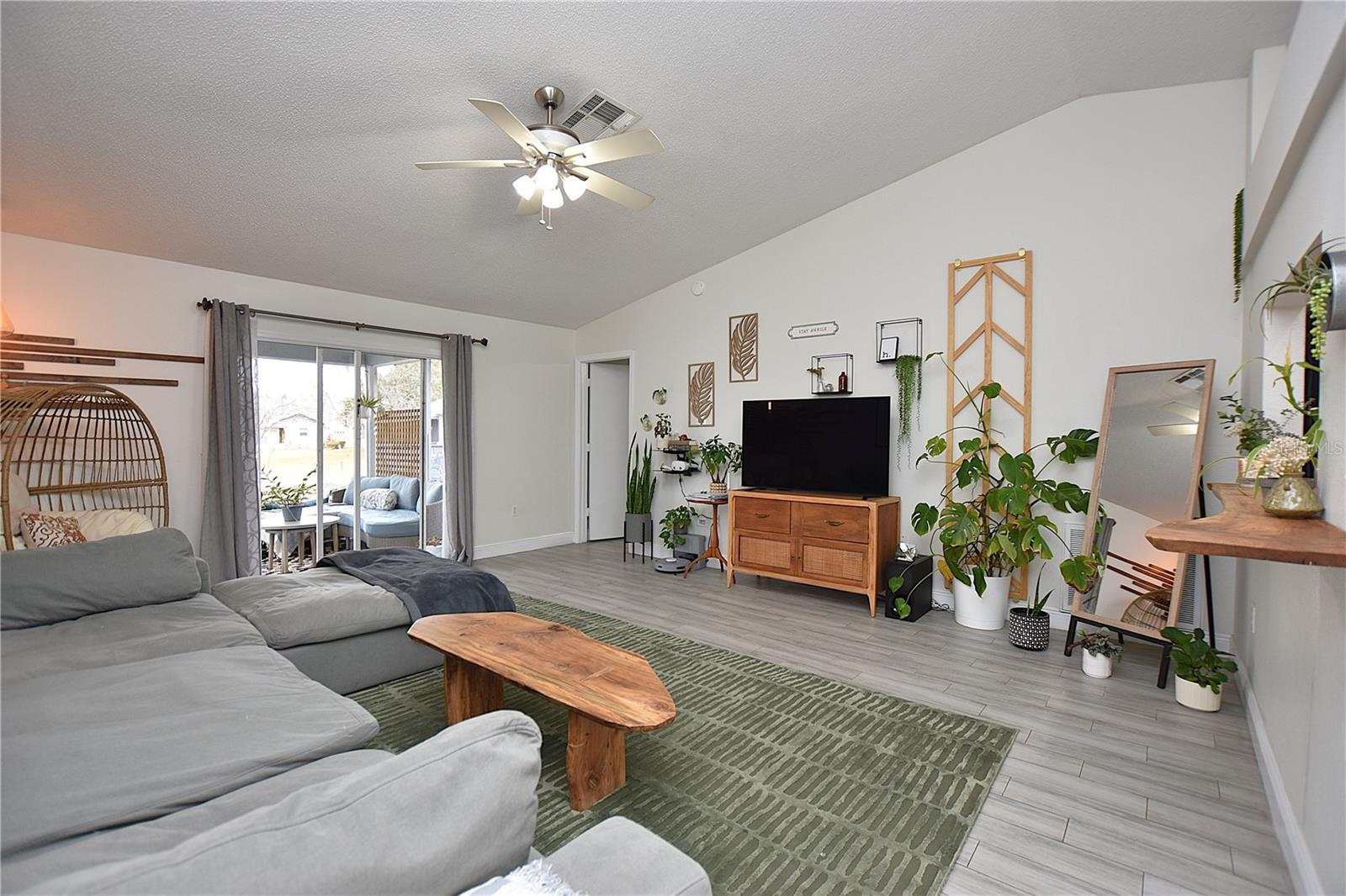 Listing photo id 9 for 2022 Hatteras Point