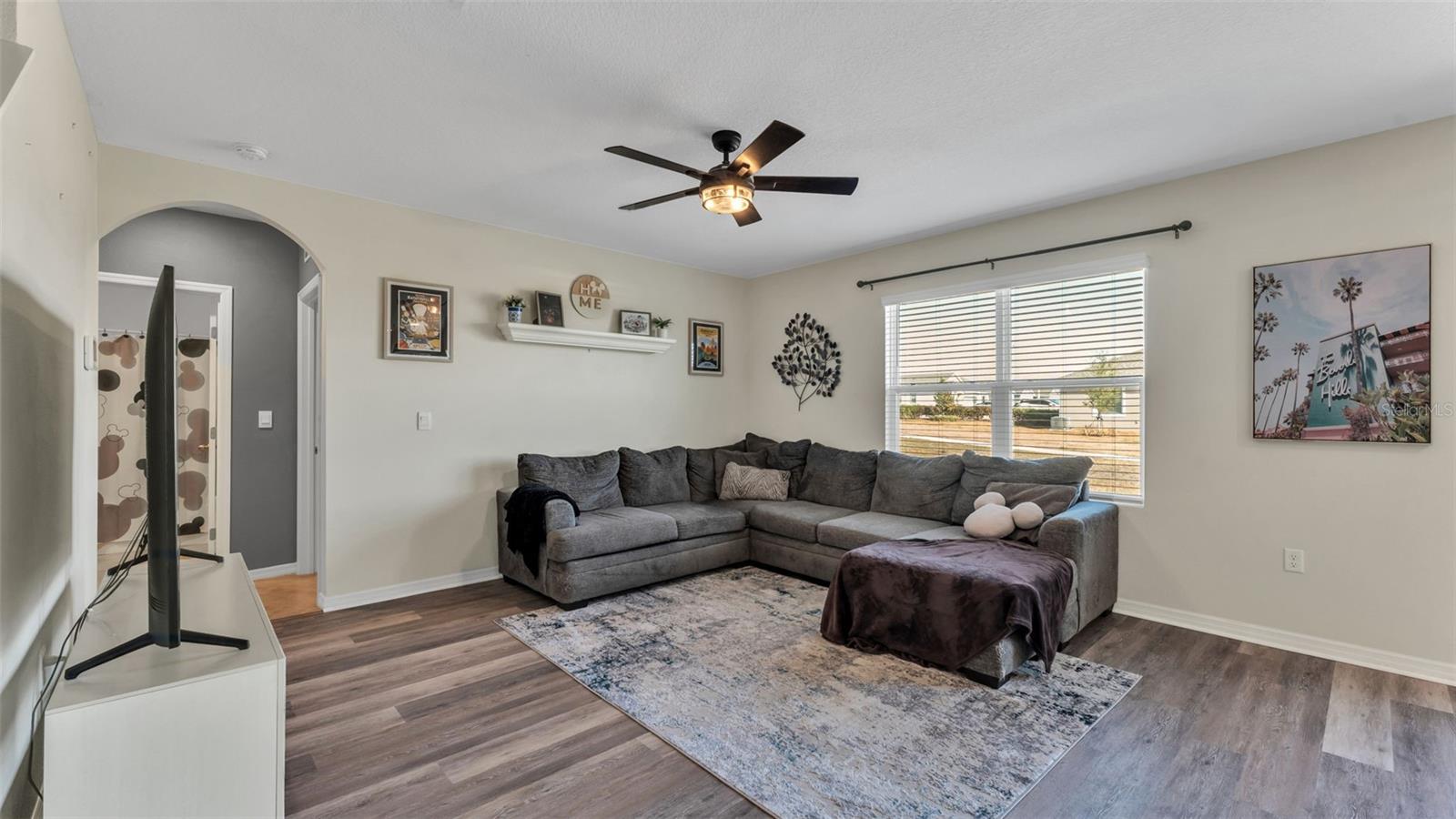 Image 21 of 53 For 209 Sofia Lane