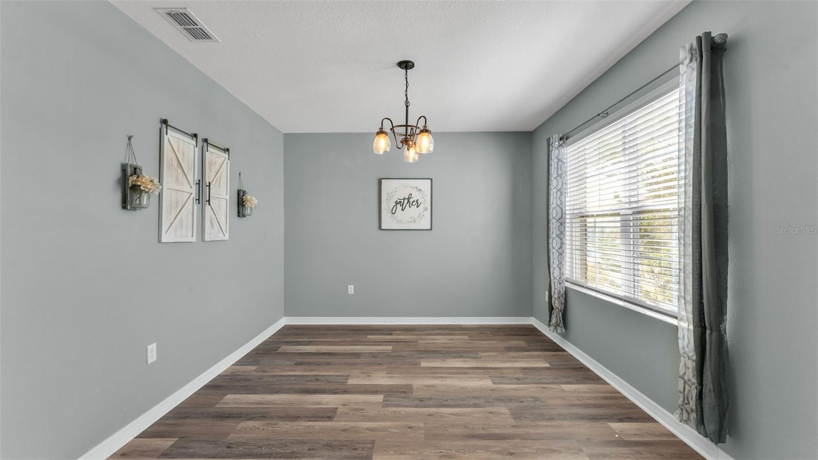 Image 6 of 53 For 209 Sofia Lane