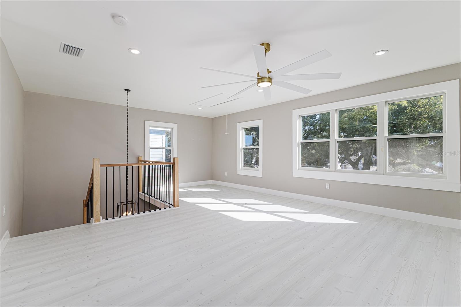 Image 29 of 44 For 731 Missouri Avenue