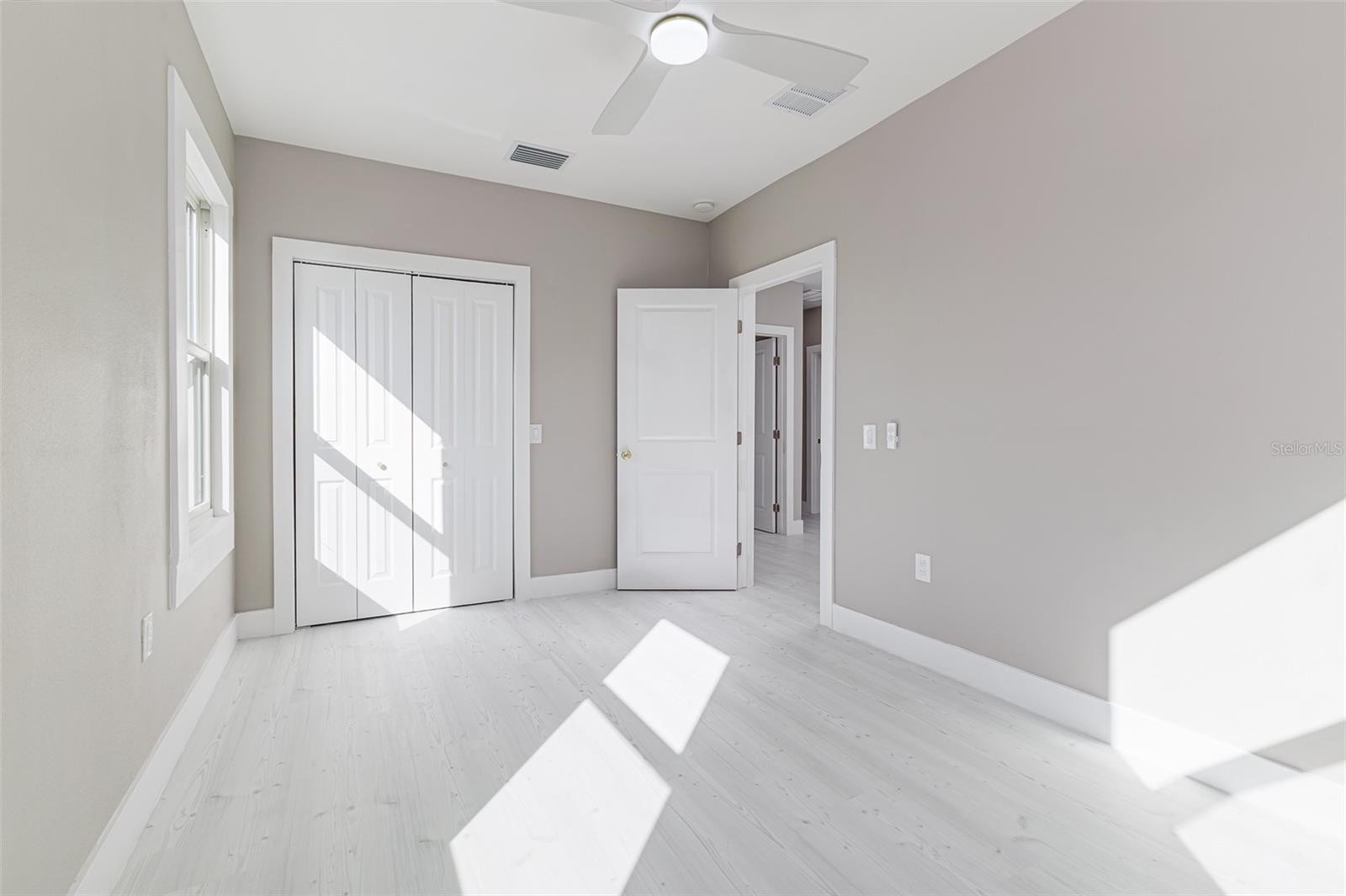 Image 33 of 44 For 731 Missouri Avenue