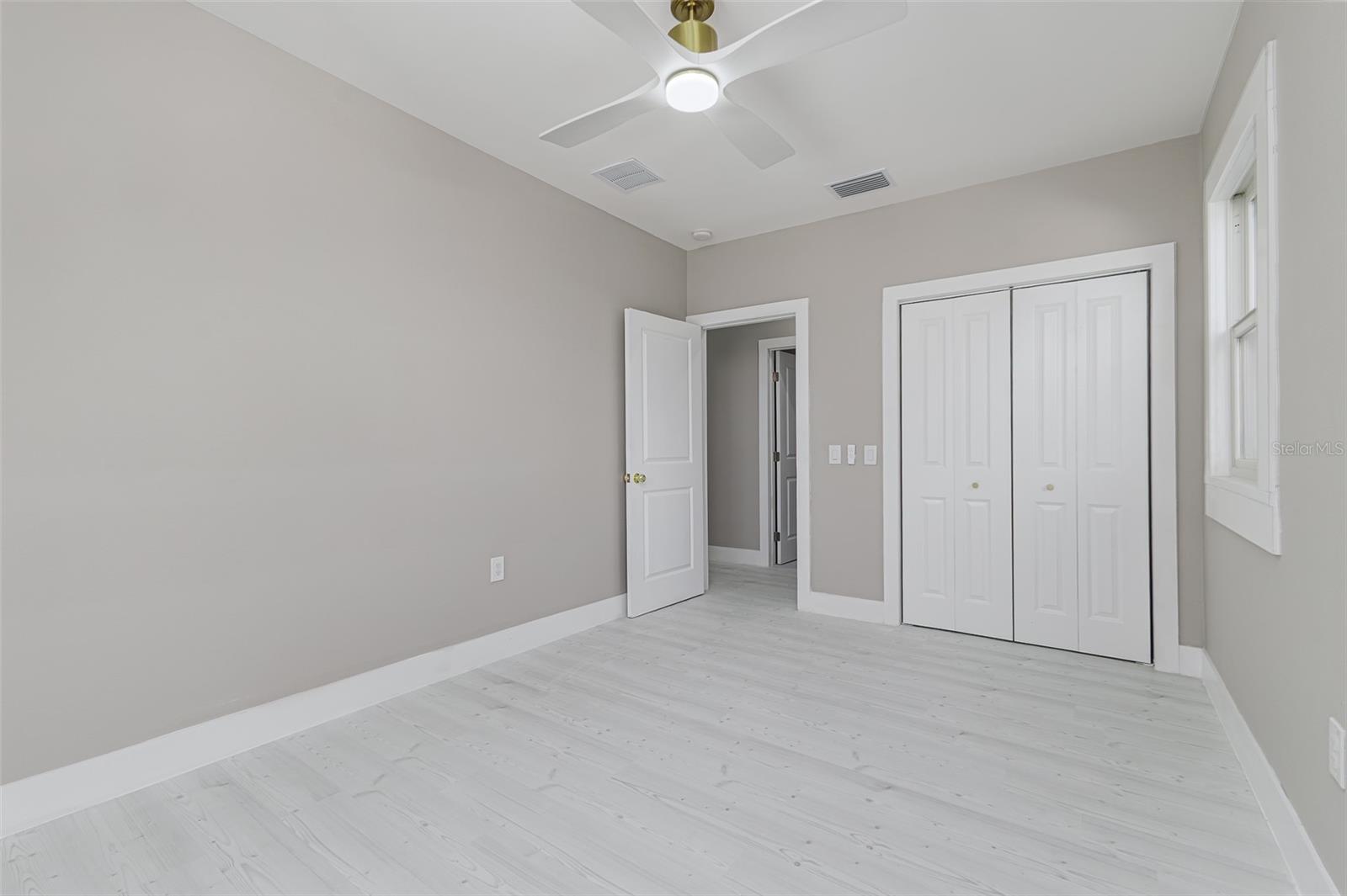 Image 39 of 44 For 731 Missouri Avenue