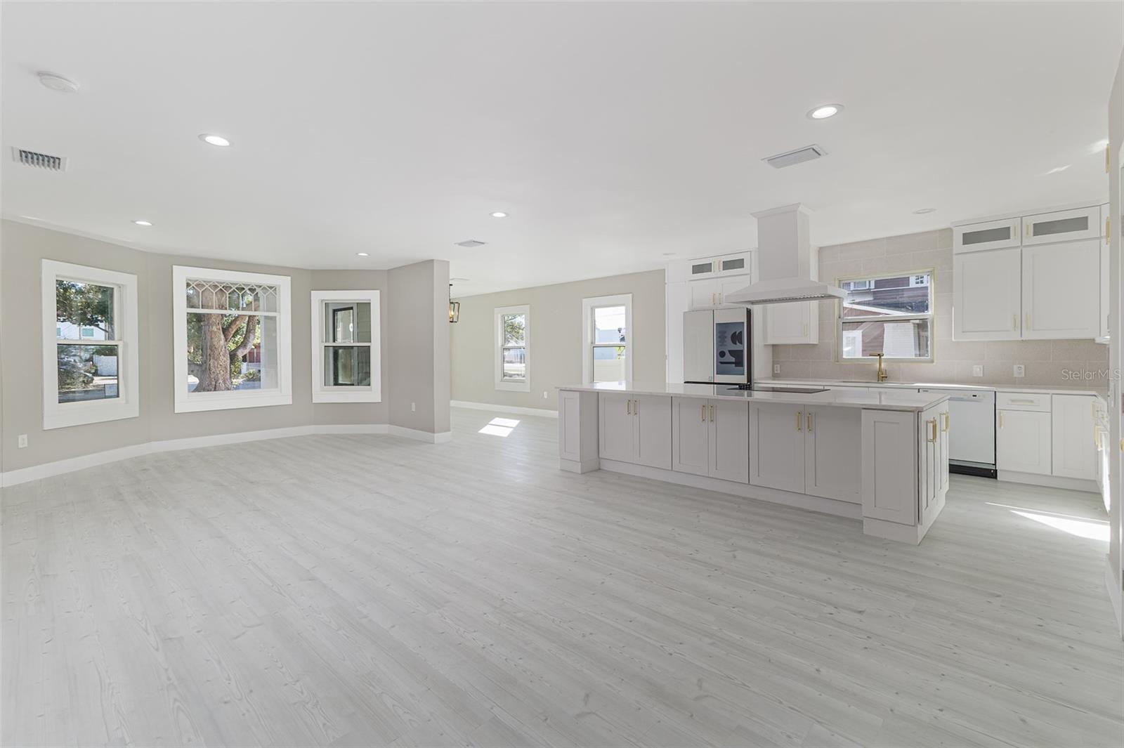 Image 6 of 44 For 731 Missouri Avenue