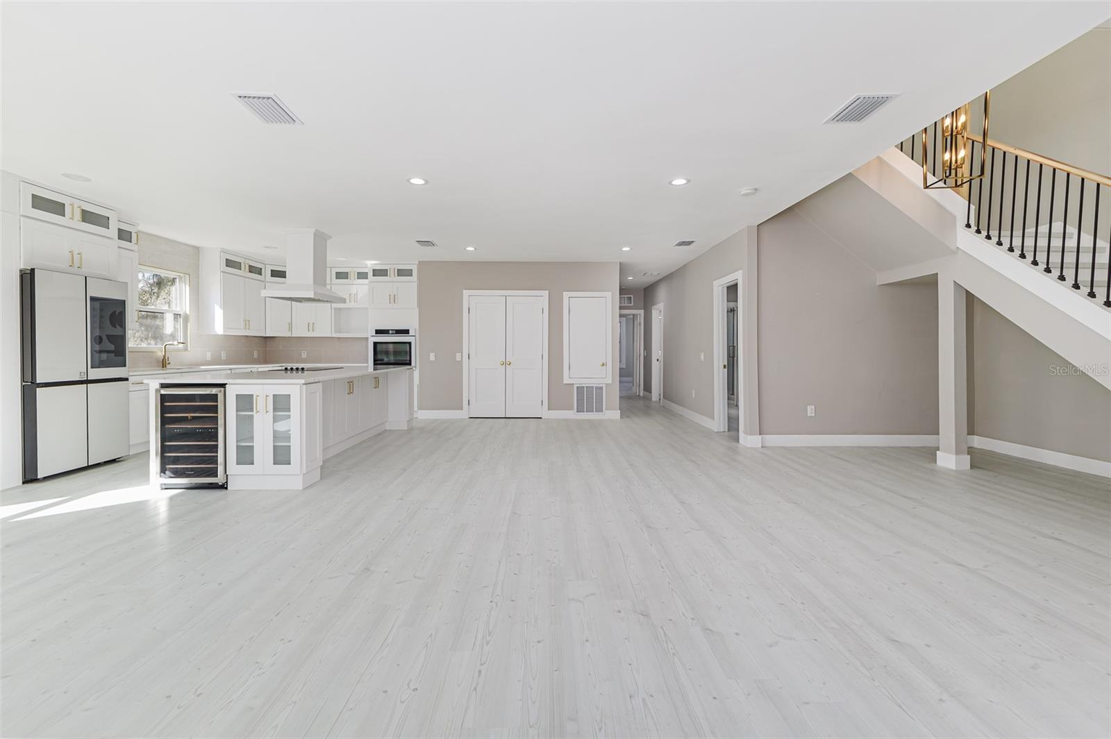 Image 7 of 44 For 731 Missouri Avenue