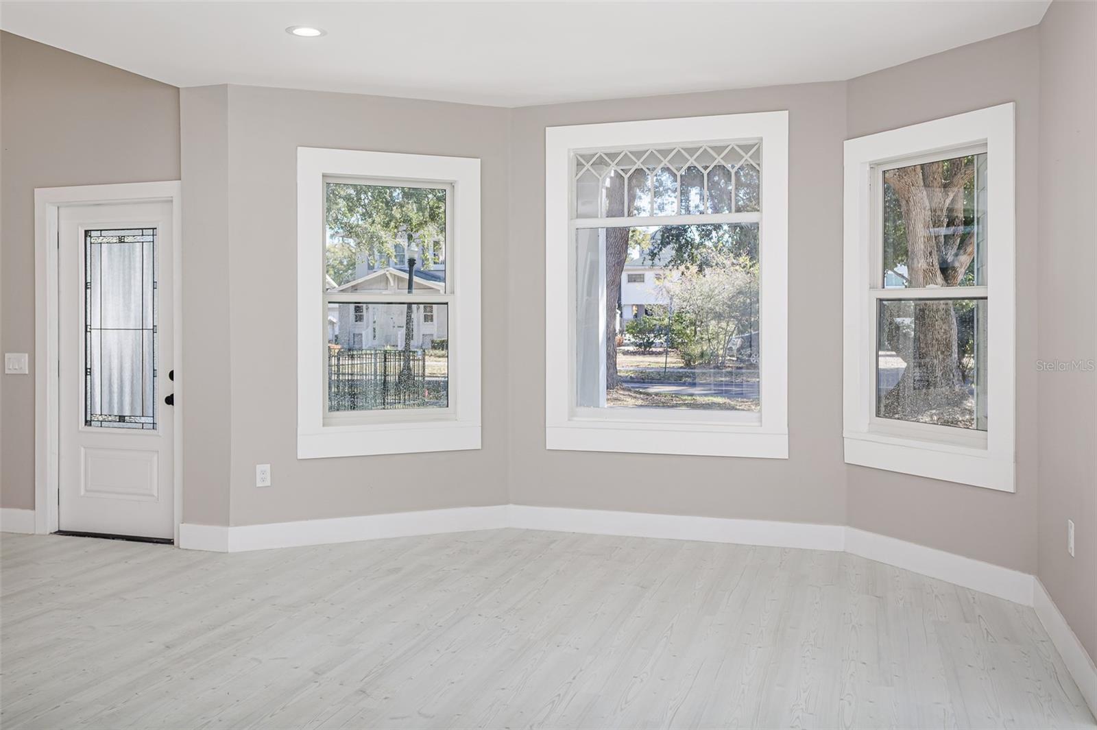 Image 8 of 44 For 731 Missouri Avenue