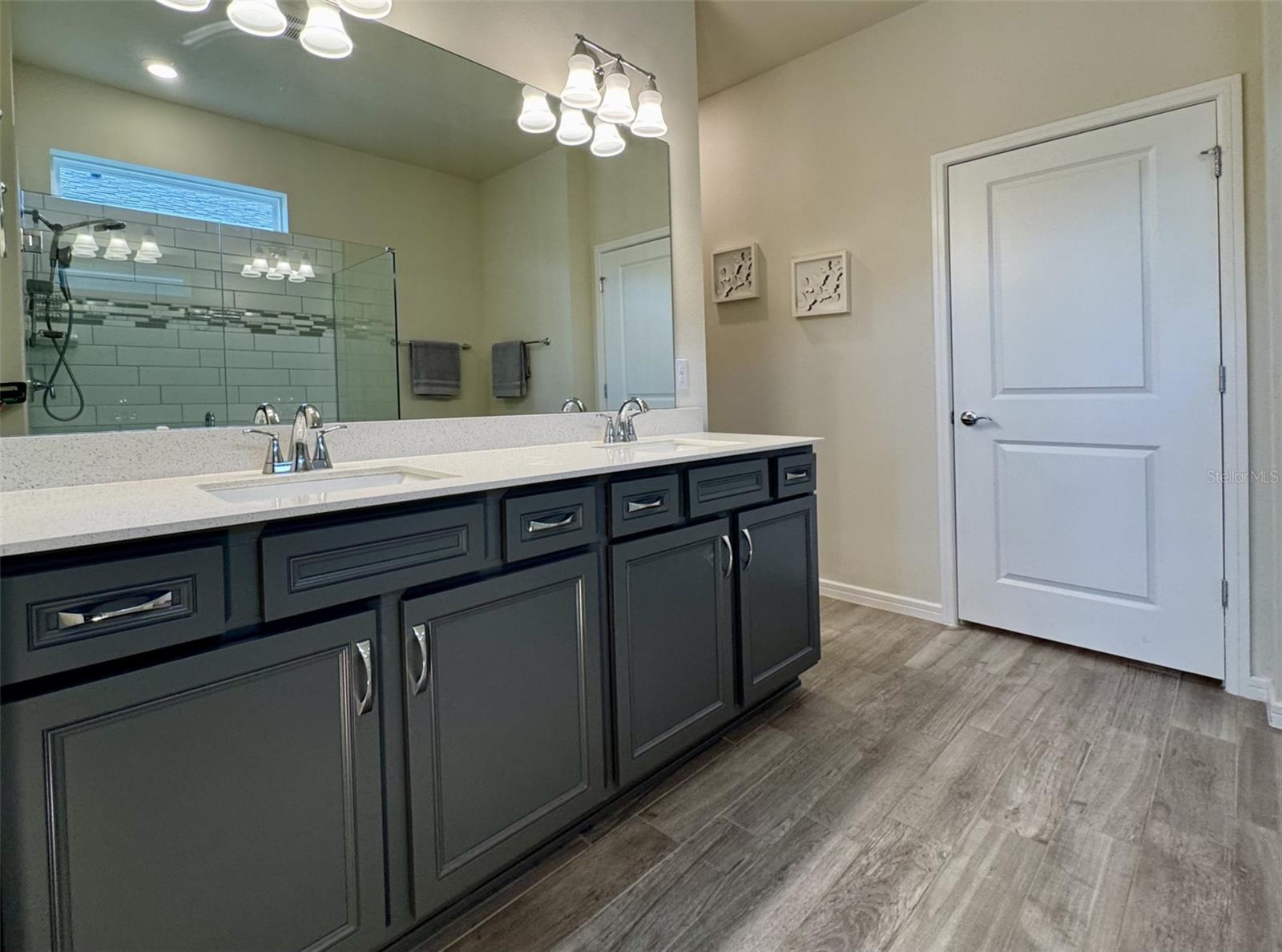 Image 16 of 37 For 2707 River Creek Lane