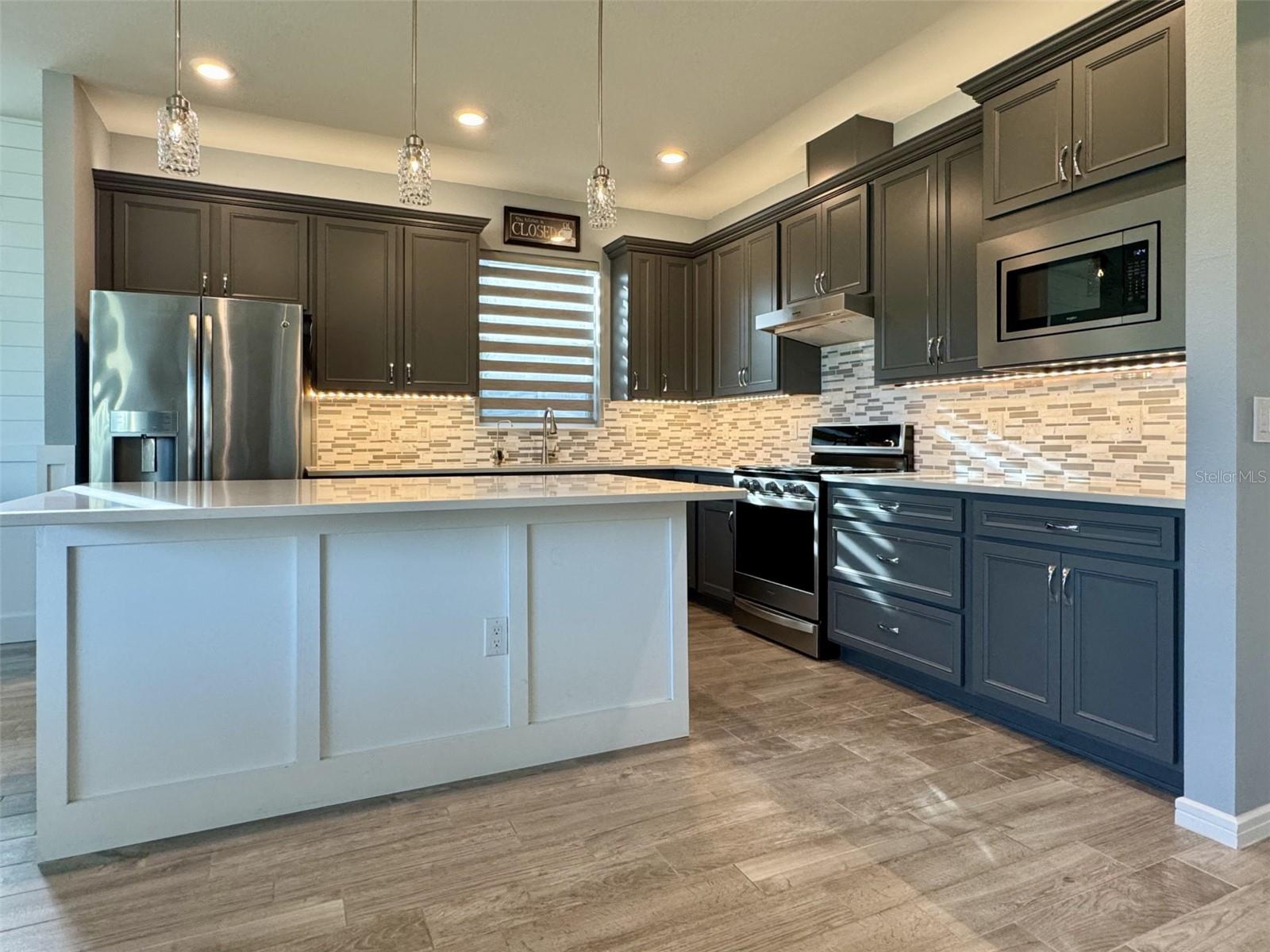 Image 8 of 37 For 2707 River Creek Lane