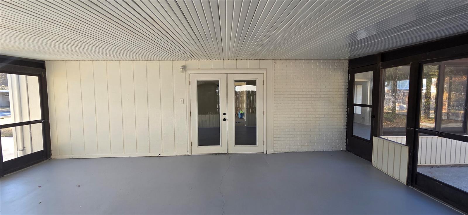 Image 19 of 23 For 517 Garden Drive S