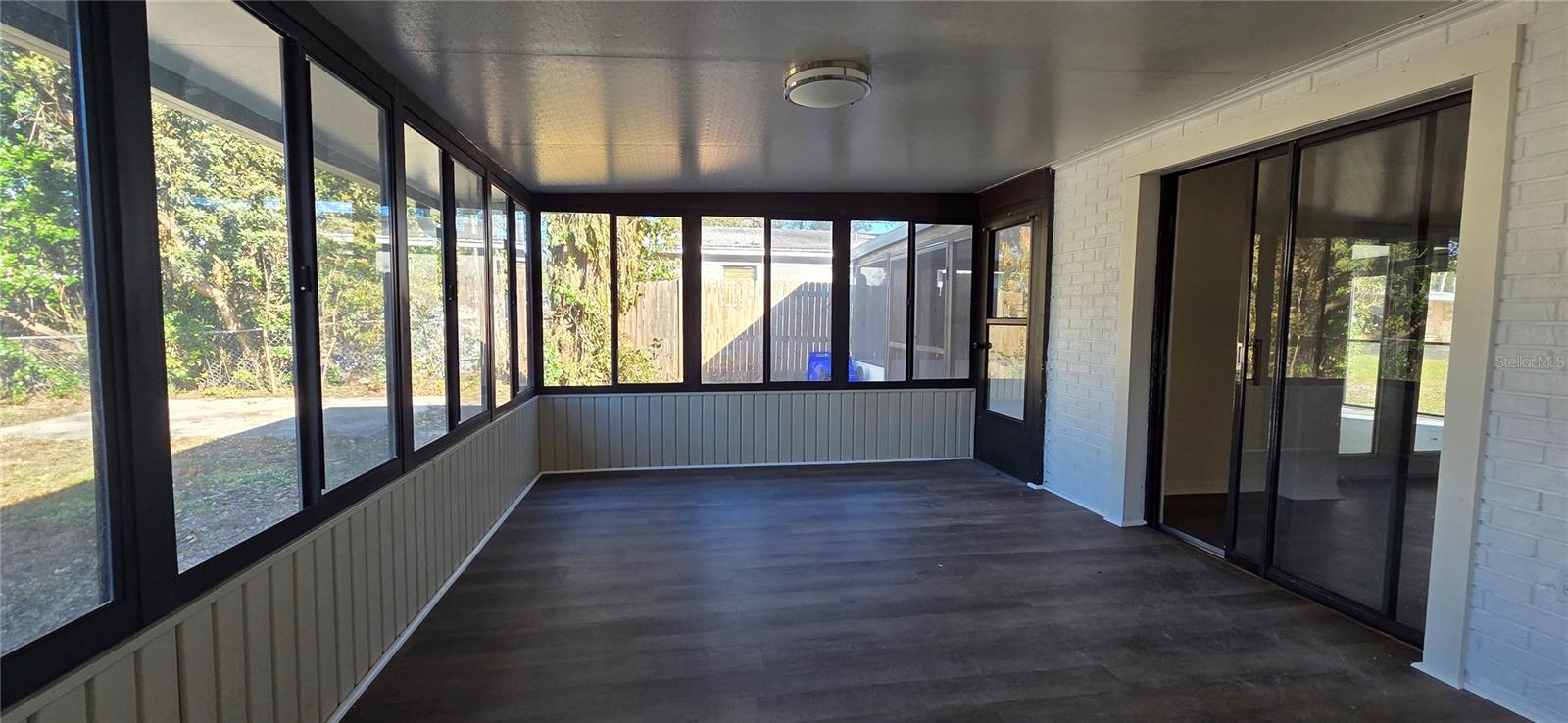 Image 21 of 23 For 517 Garden Drive S