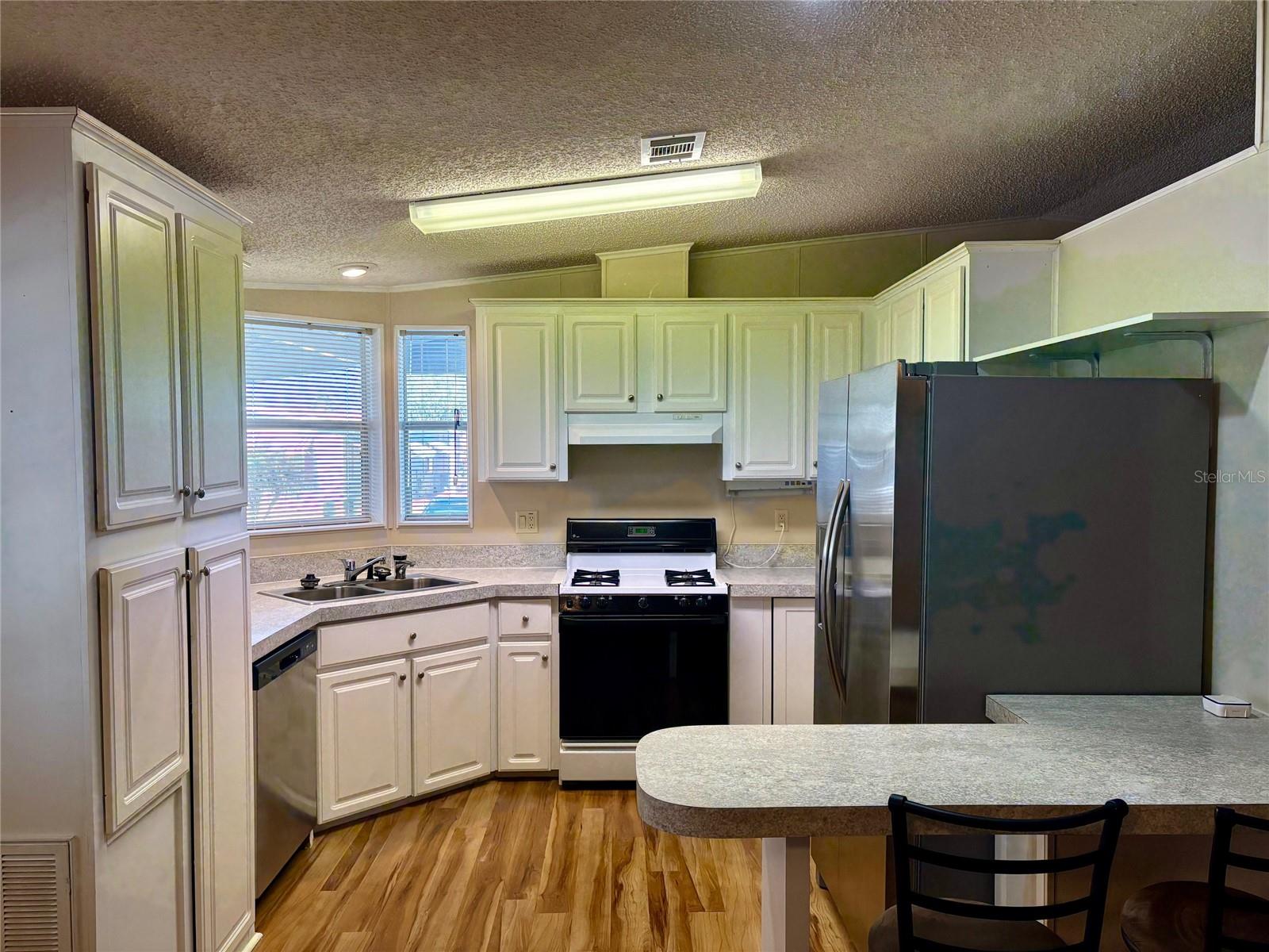 Image 16 of 52 For 6086 Southern Oaks Drive Se