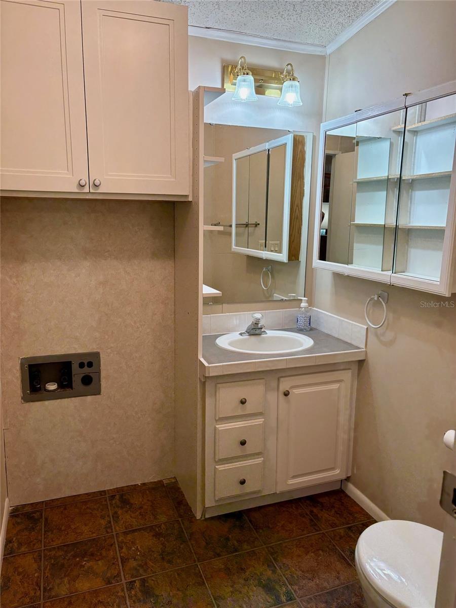 Image 25 of 52 For 6086 Southern Oaks Drive Se