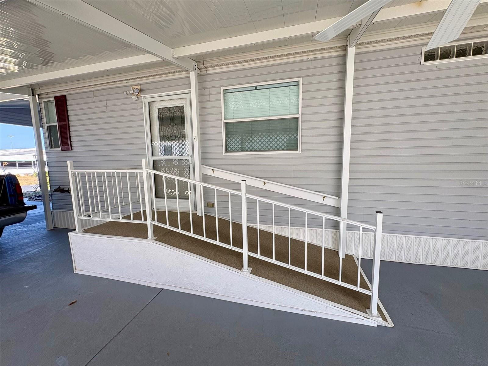 Image 3 of 52 For 6086 Southern Oaks Drive Se