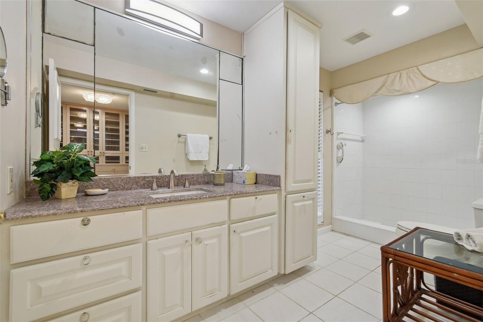 Image 26 of 81 For 5324 Woodhaven Lane