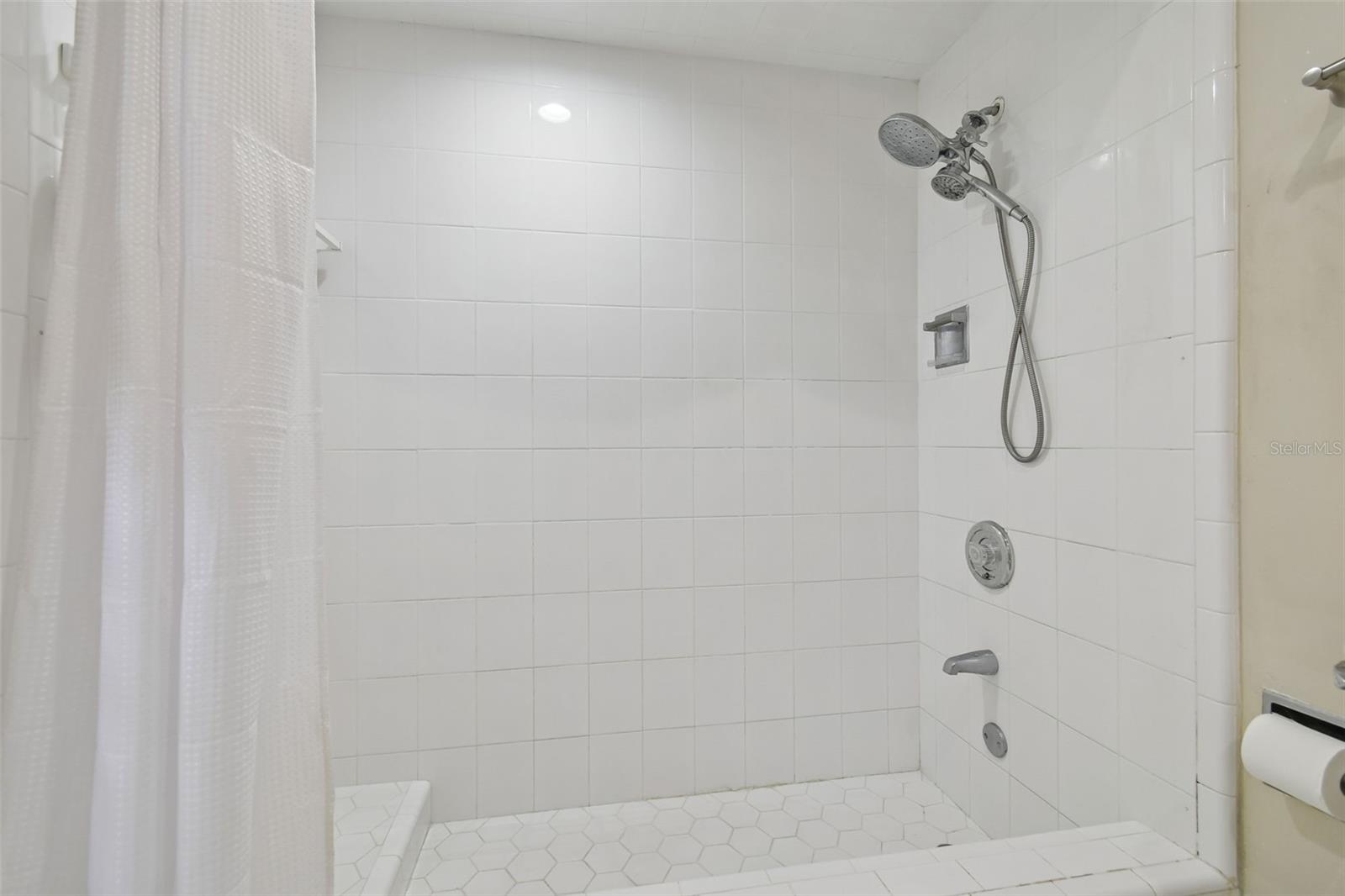 Image 27 of 81 For 5324 Woodhaven Lane