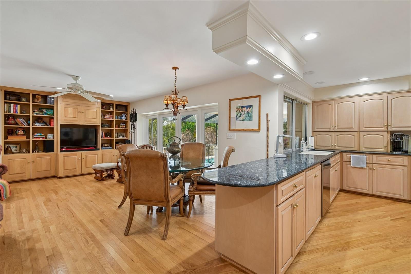 Image 38 of 81 For 5324 Woodhaven Lane