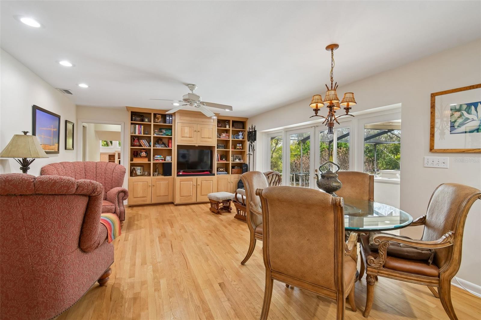 Image 42 of 81 For 5324 Woodhaven Lane