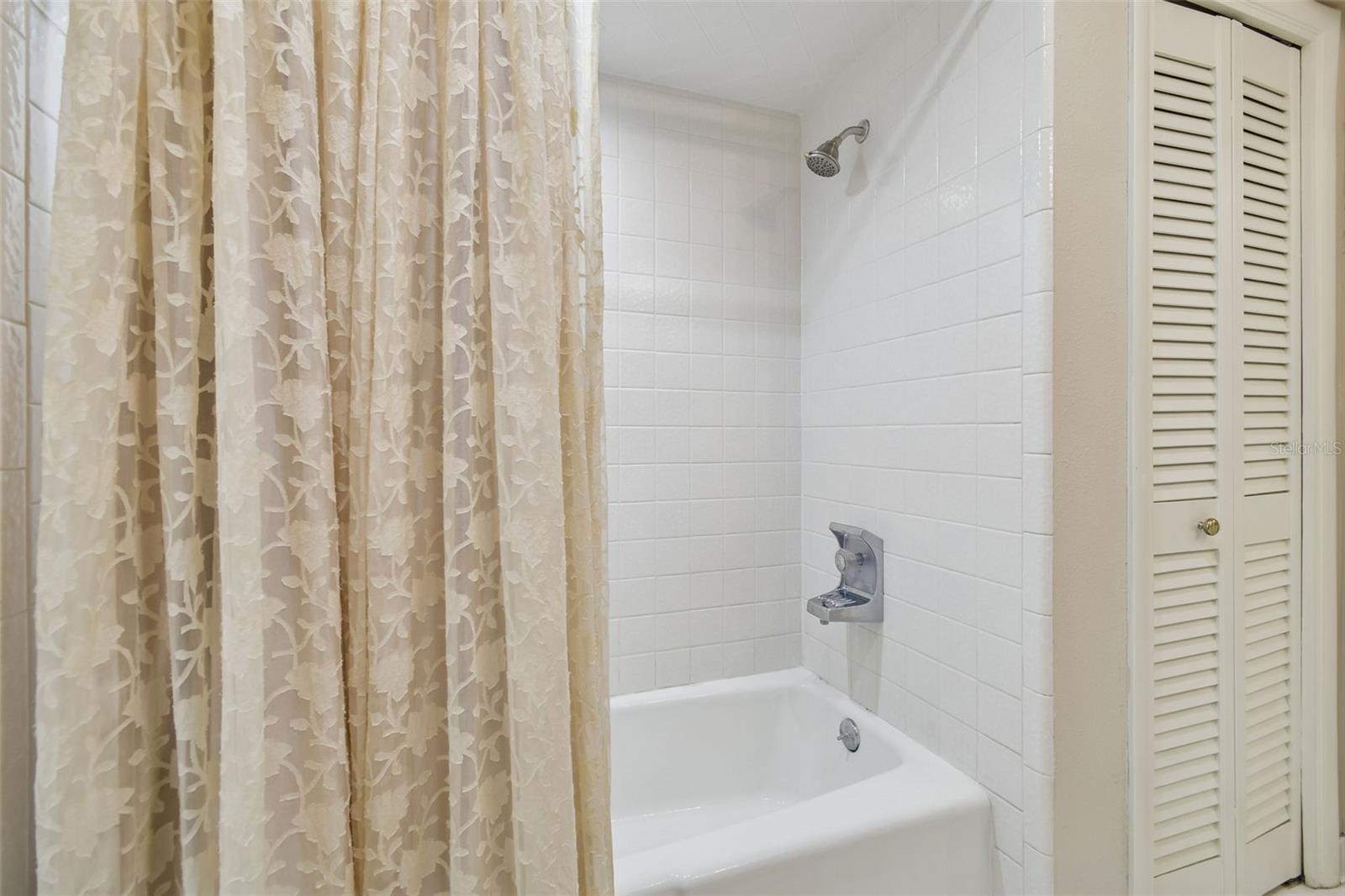 Image 48 of 81 For 5324 Woodhaven Lane