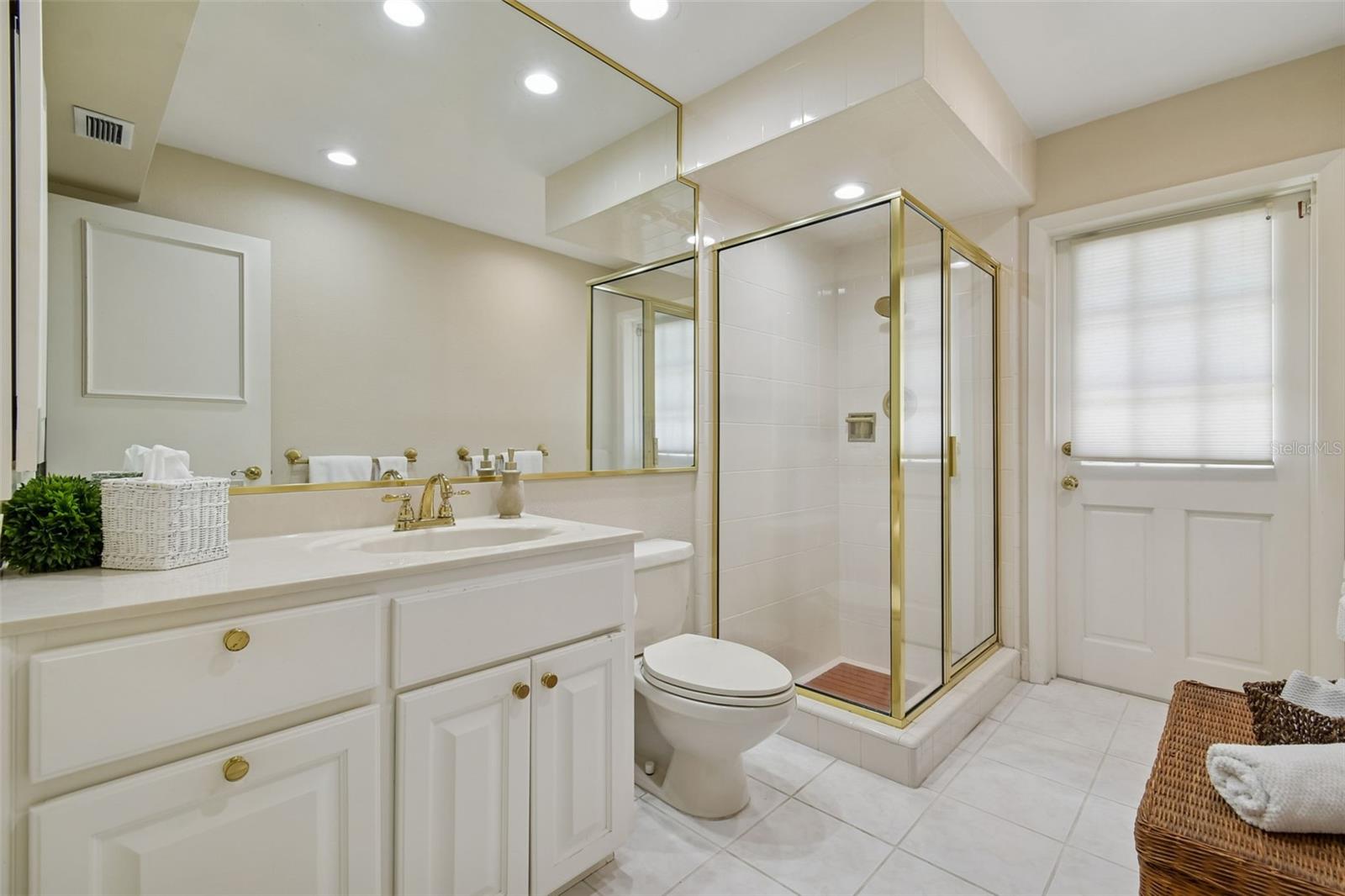 Image 53 of 81 For 5324 Woodhaven Lane