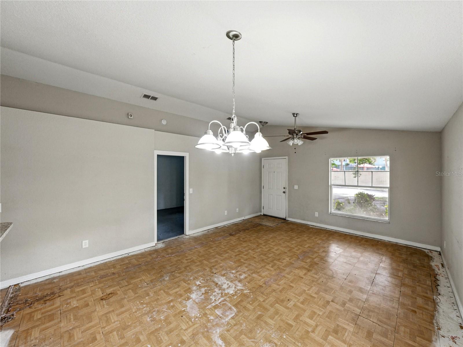 Image 12 of 52 For 829 Lake Avenue