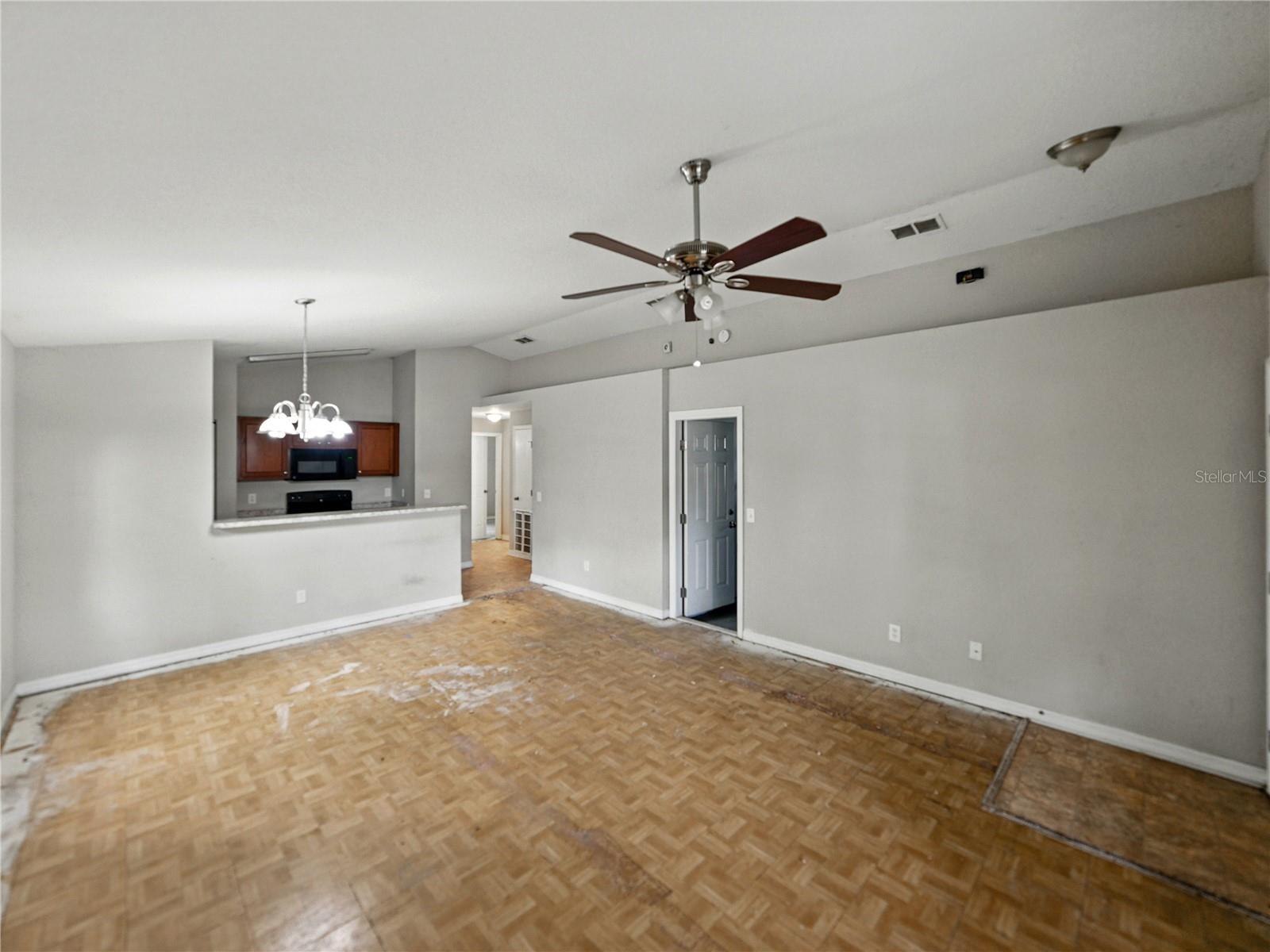 Image 13 of 52 For 829 Lake Avenue