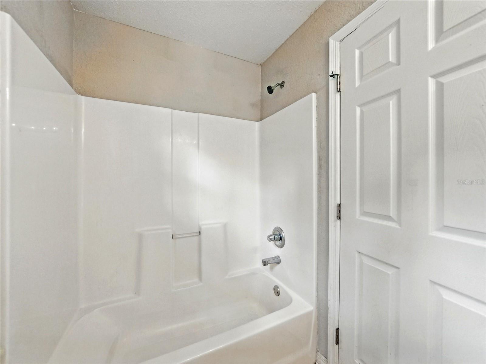 Image 24 of 52 For 829 Lake Avenue