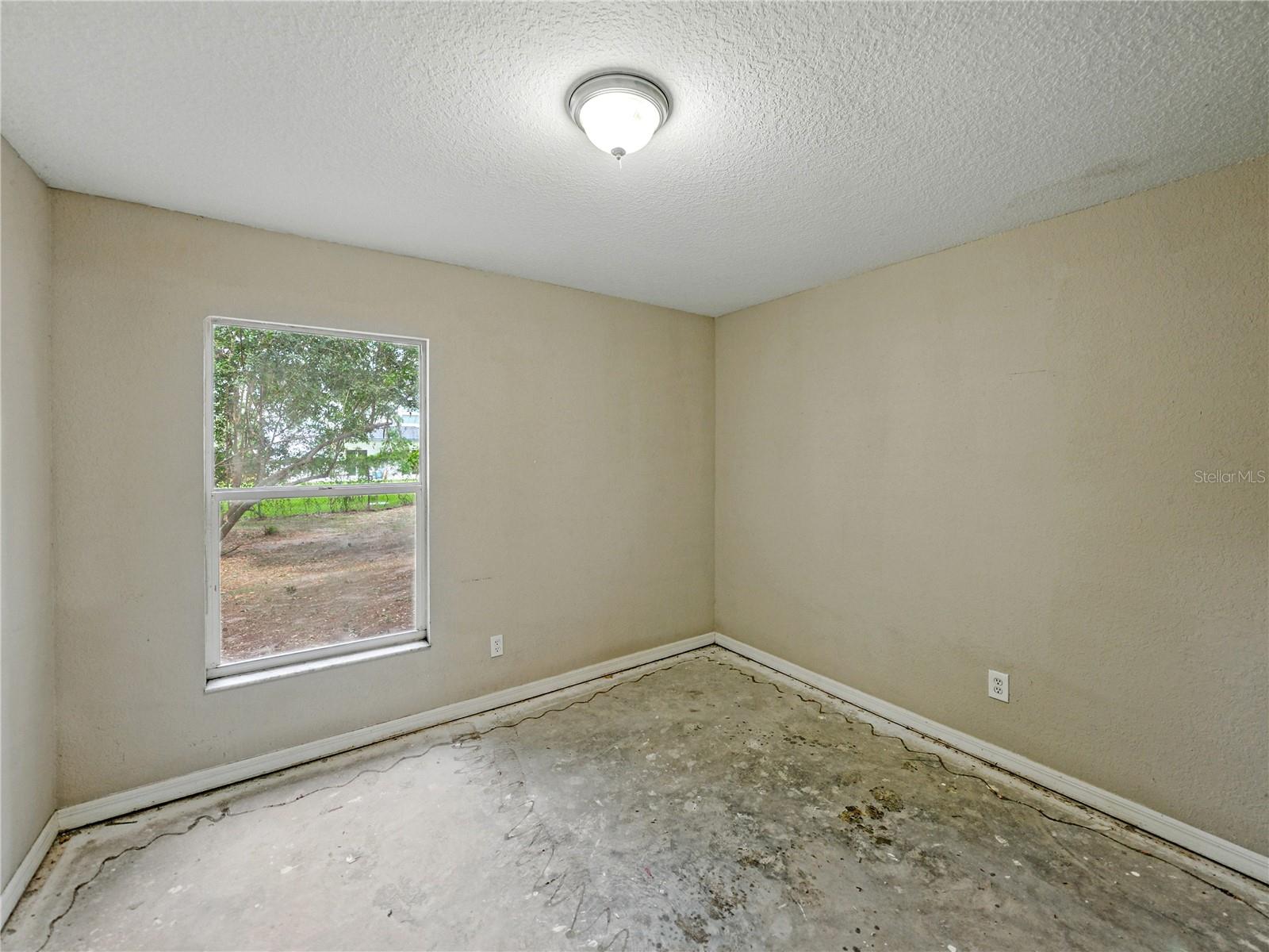 Image 26 of 52 For 829 Lake Avenue