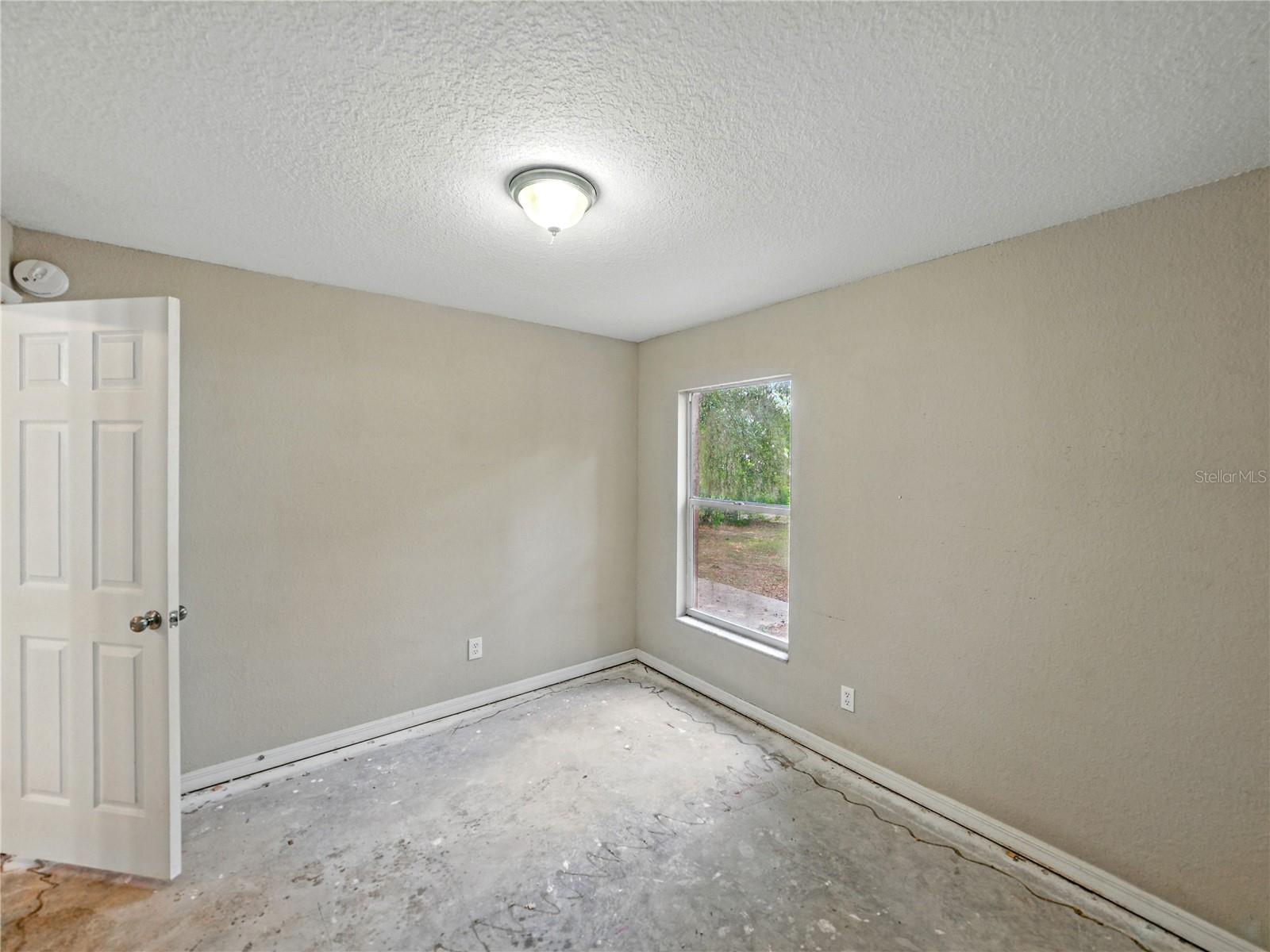 Image 28 of 52 For 829 Lake Avenue